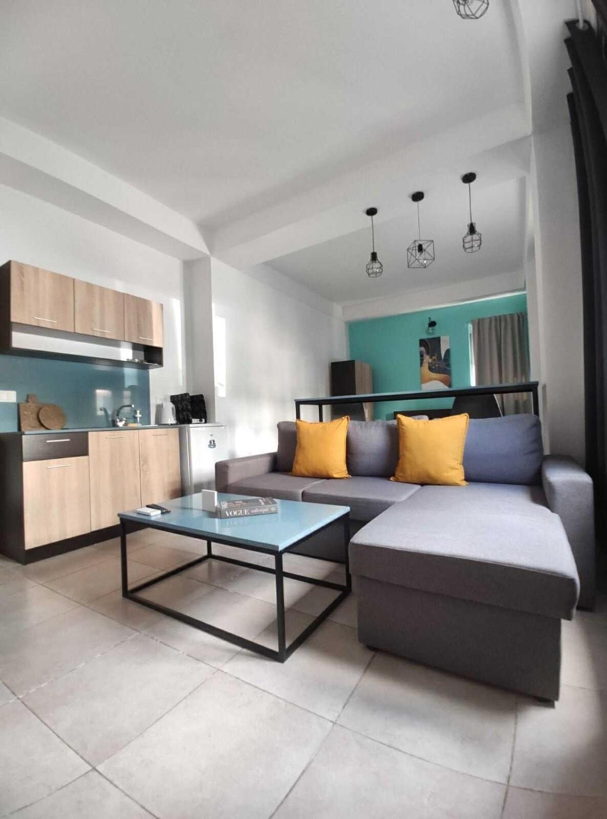 One-Bedroom Apartment with Balcony photo 2