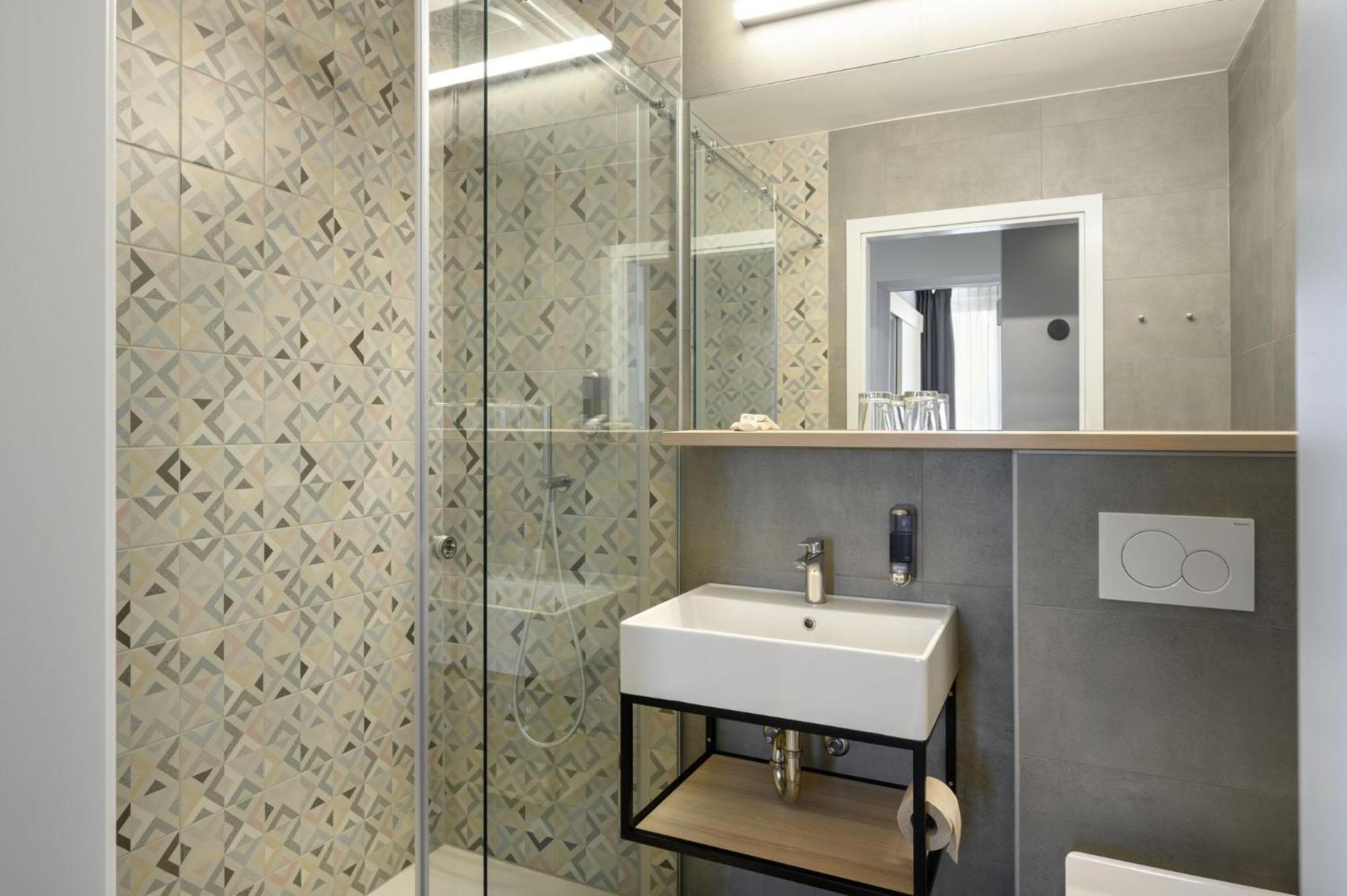 Superior Twin Room - Photo 4