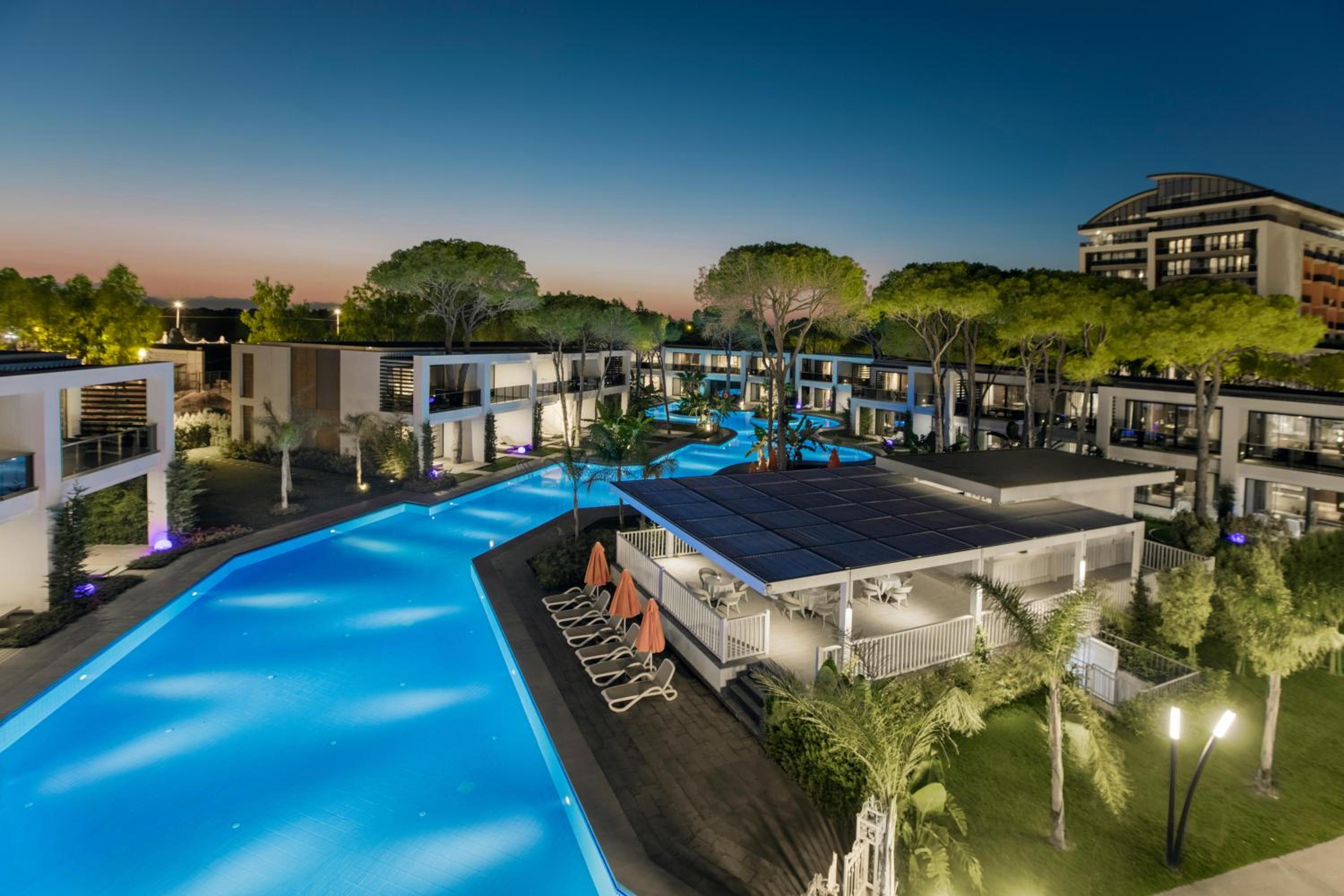 Grand Villa with Pool Access