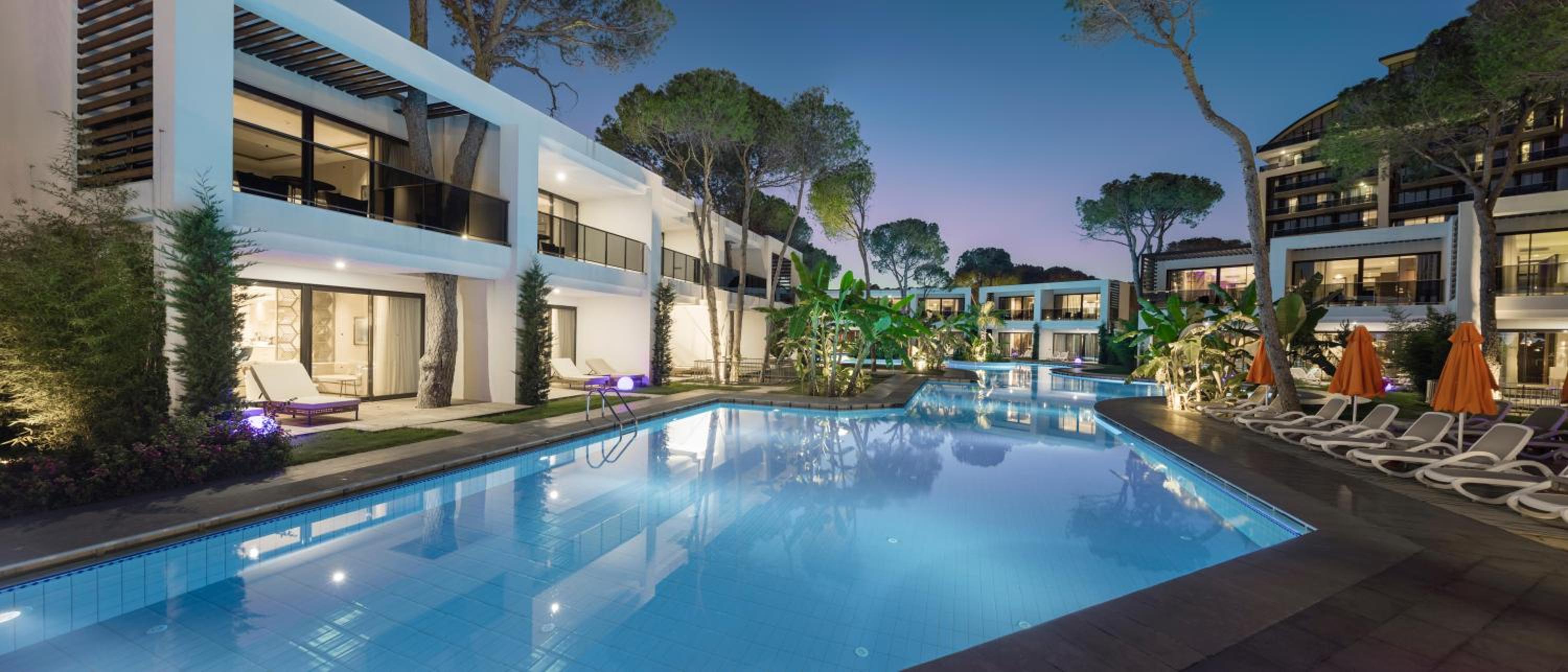 Grand Villa with Pool Access