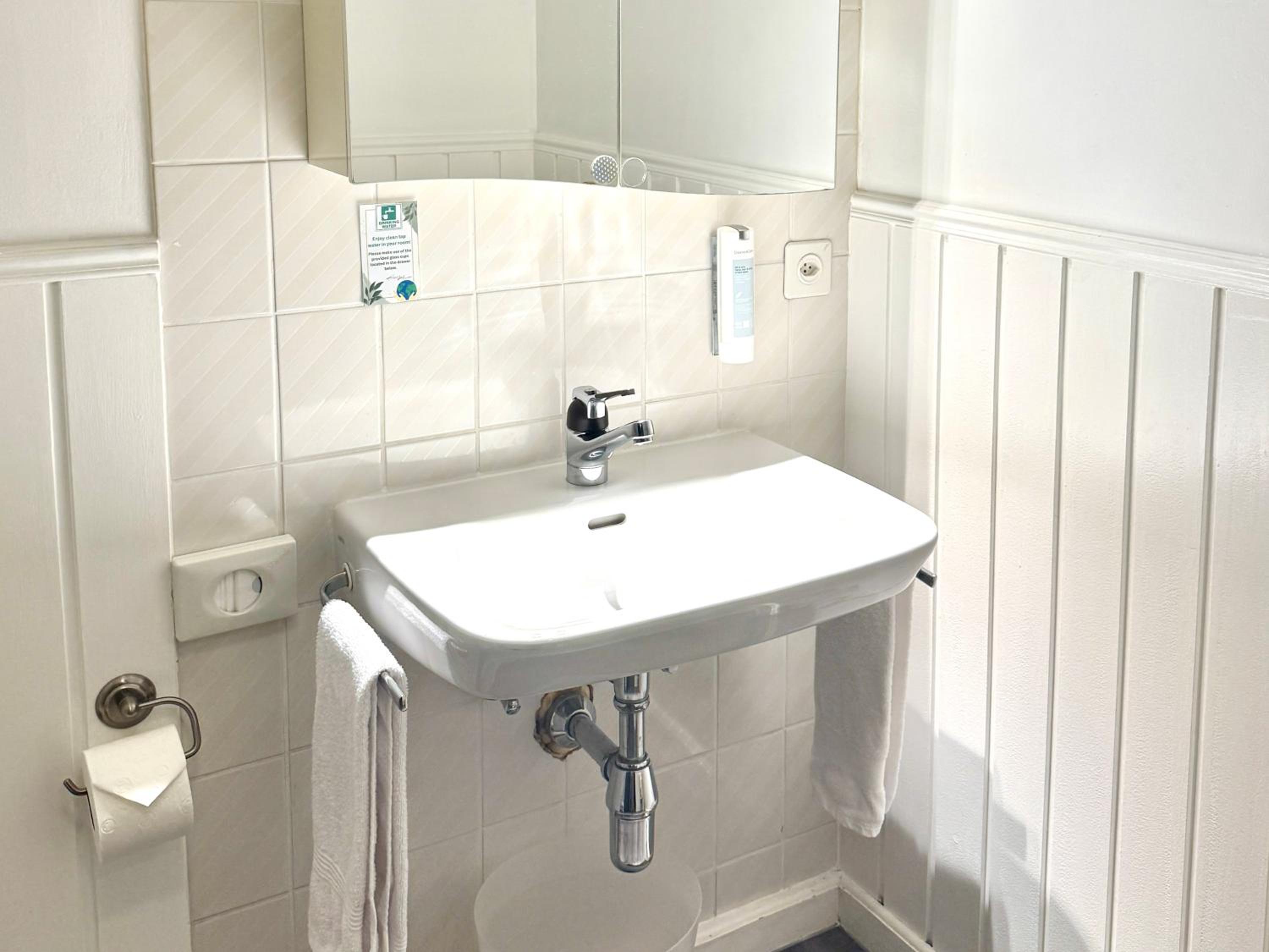 Single Room with Private External Bathroom