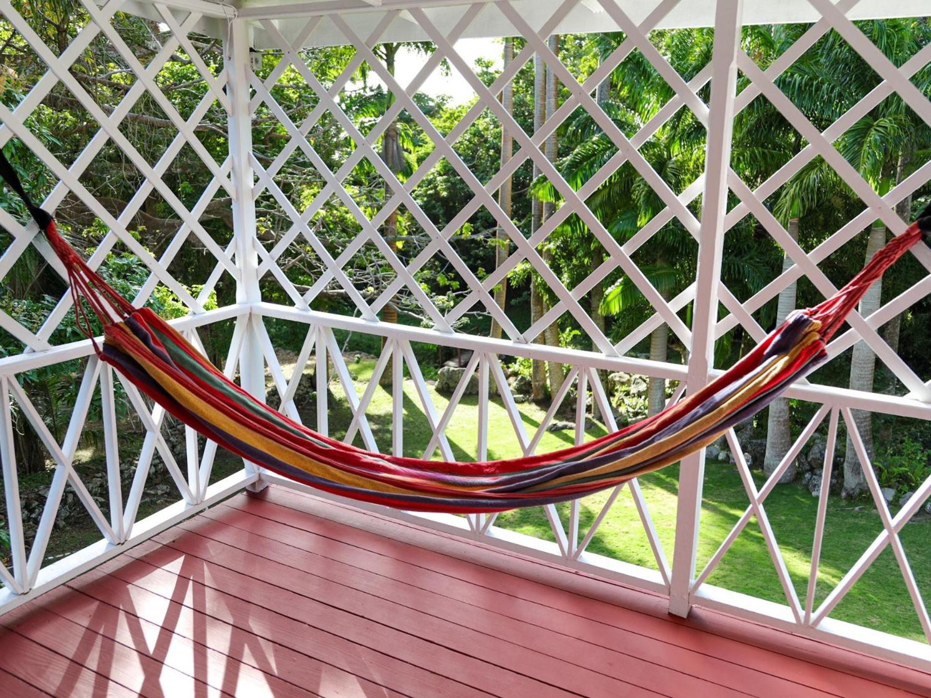 Deluxe Bungalow with Garden View photo 3