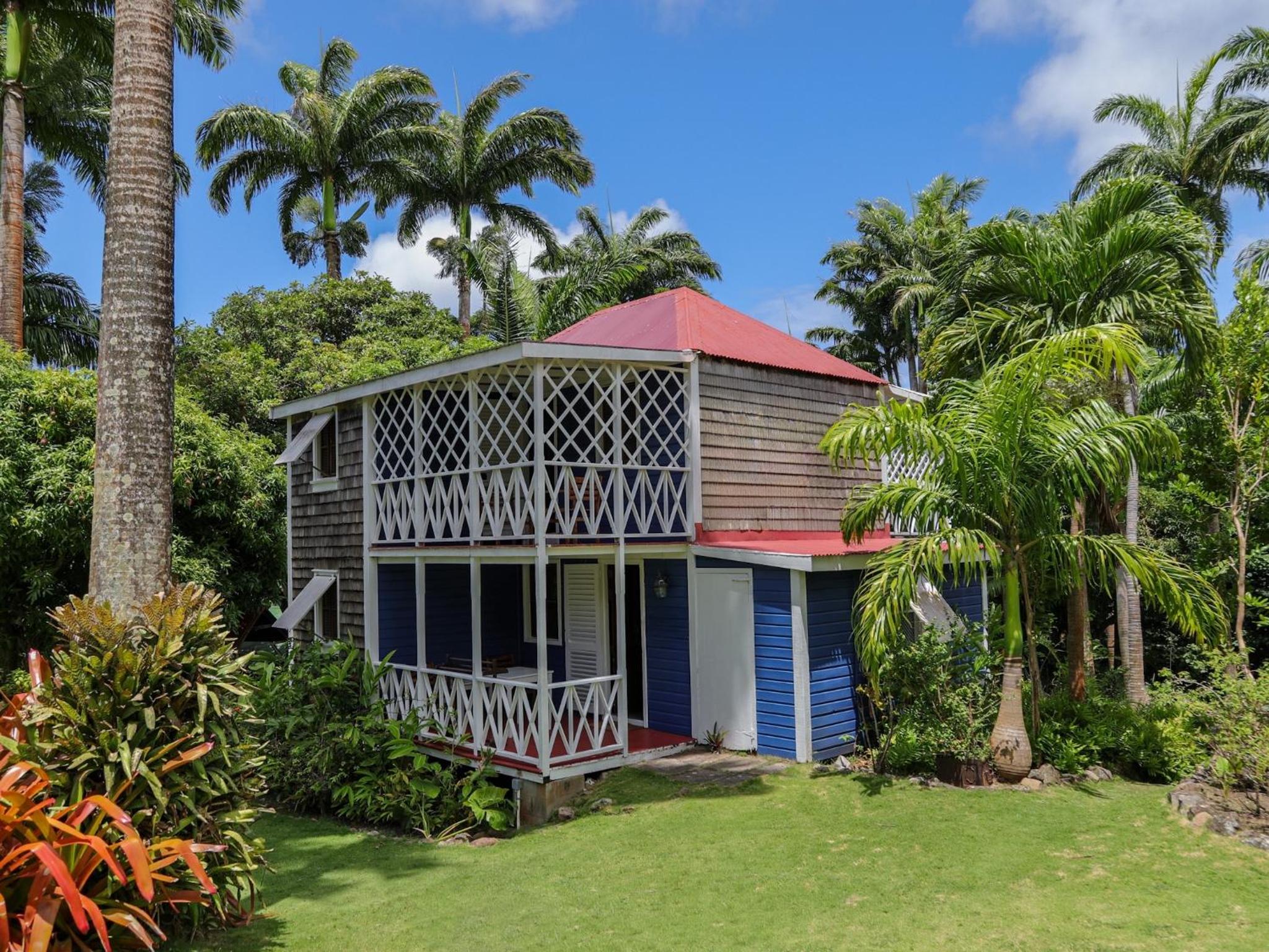 Deluxe Bungalow with Garden View photo 1