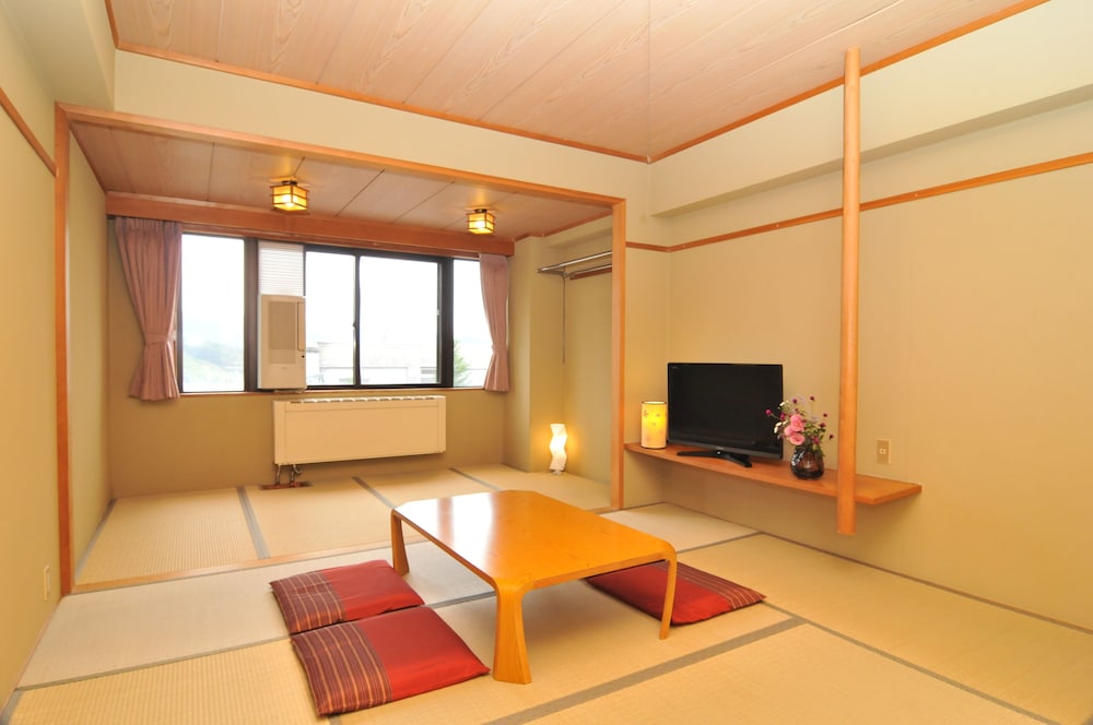 Traditional Room, Shared Bathroom