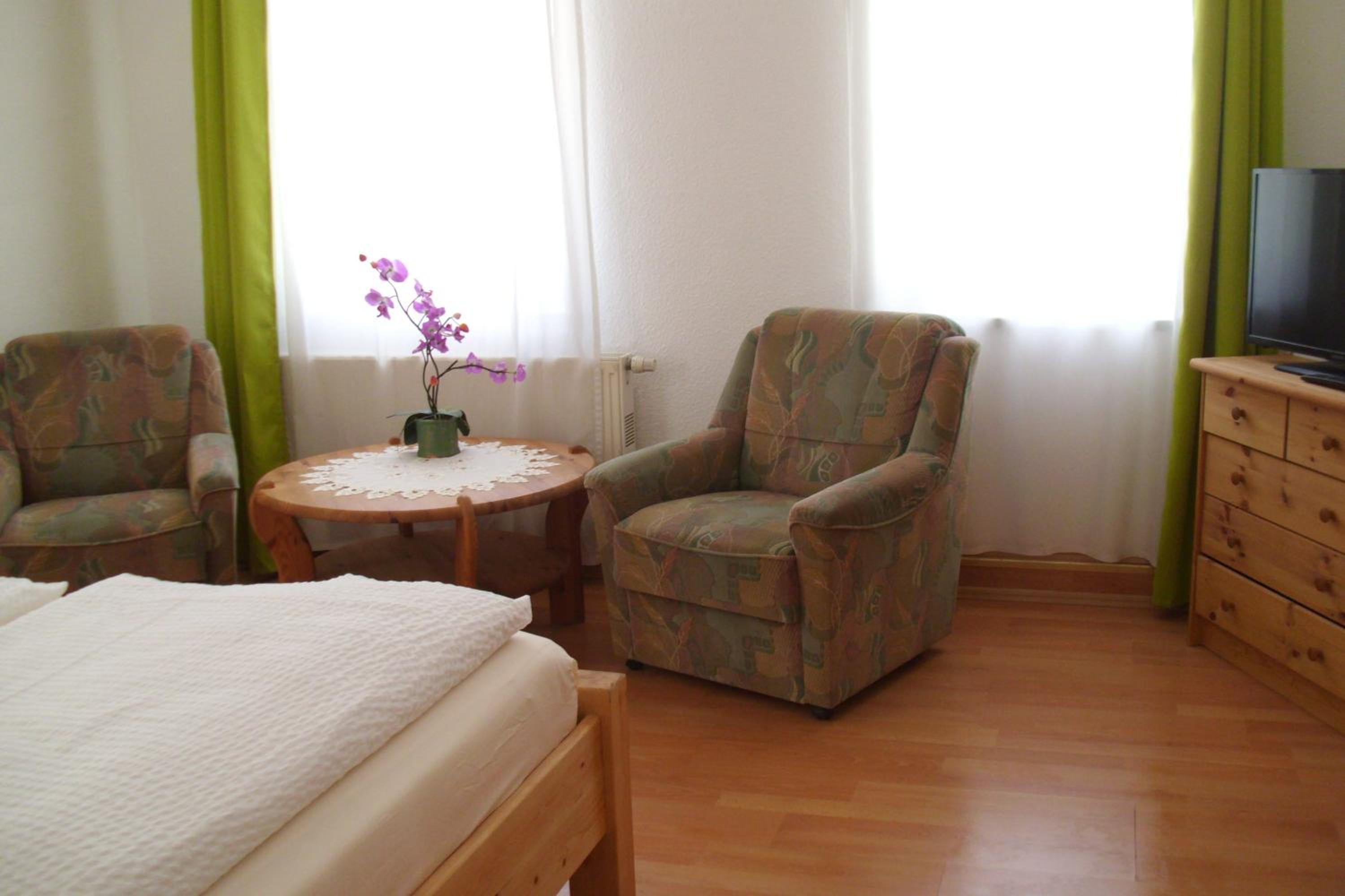 Apartment photo 2