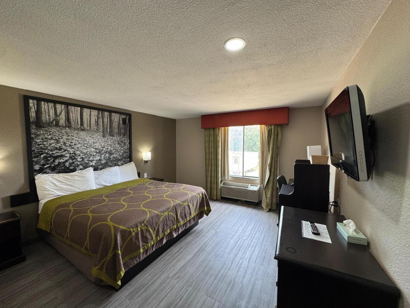 King Room - Non Smoking - Photo 4