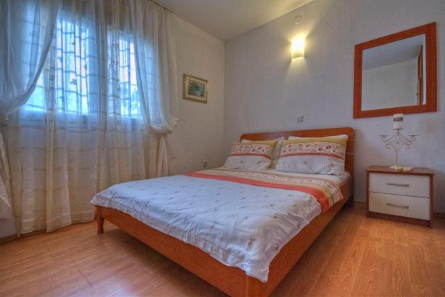 Luxury Two-Bedroom Apartment (5 Adults) photo 1