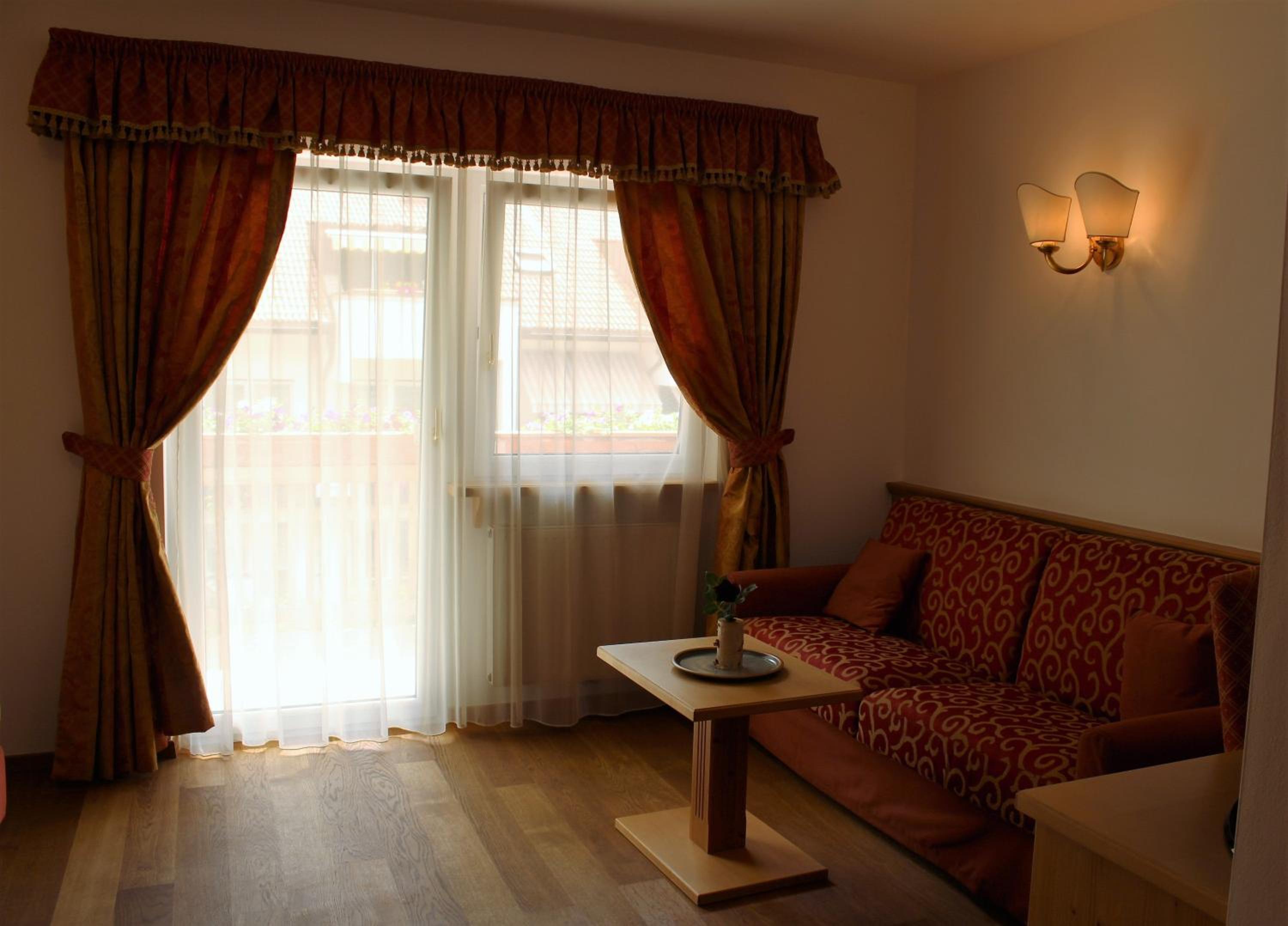 Superior Room with Balcony - Photo 7