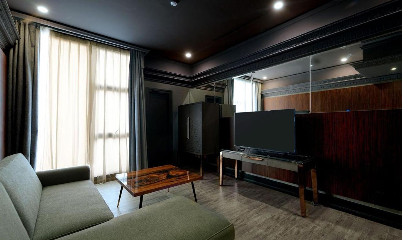 Studio Suite with Living and Balcony