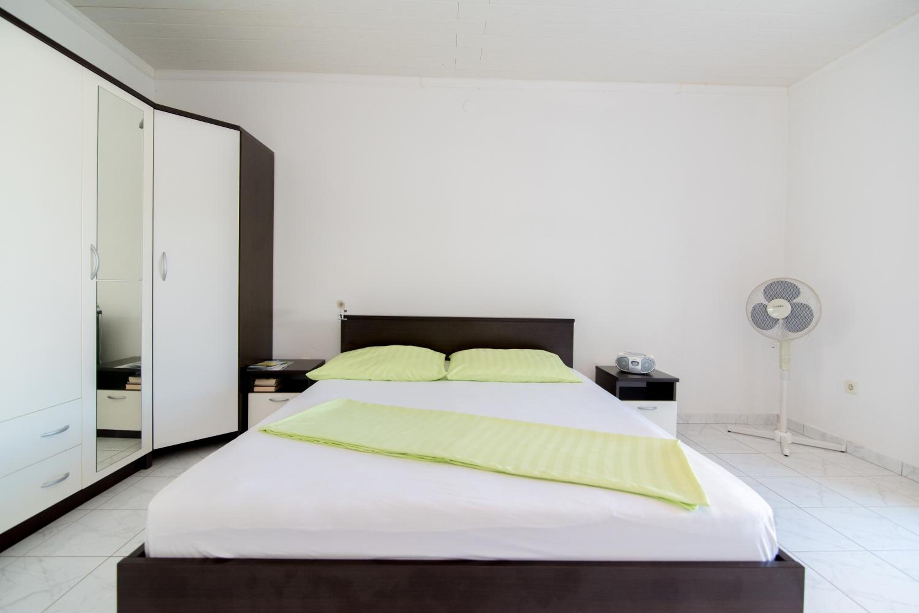 Studio Apartment with Terrace and Sea View - Photo 10