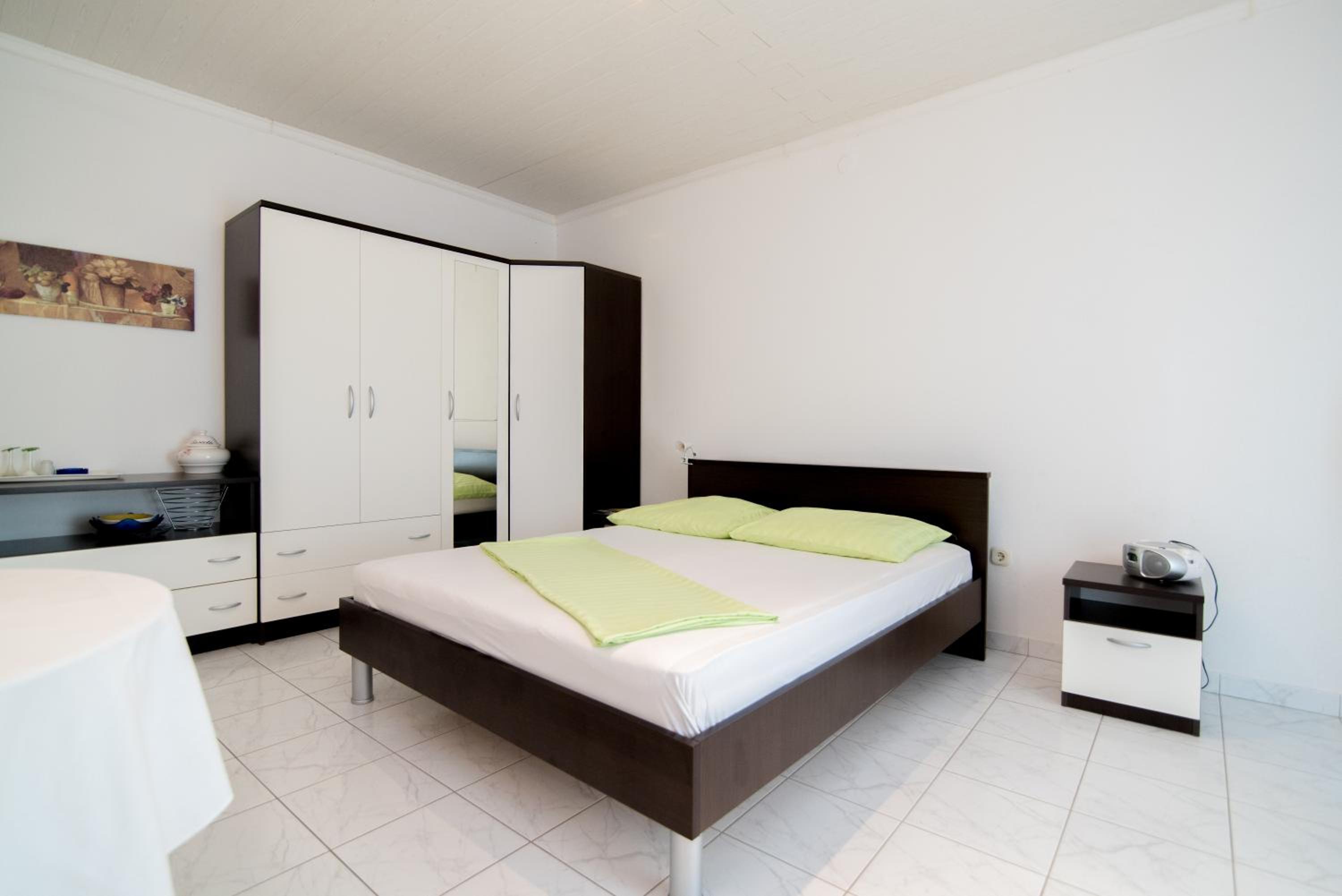 Studio Apartment with Terrace and Sea View - Photo 15