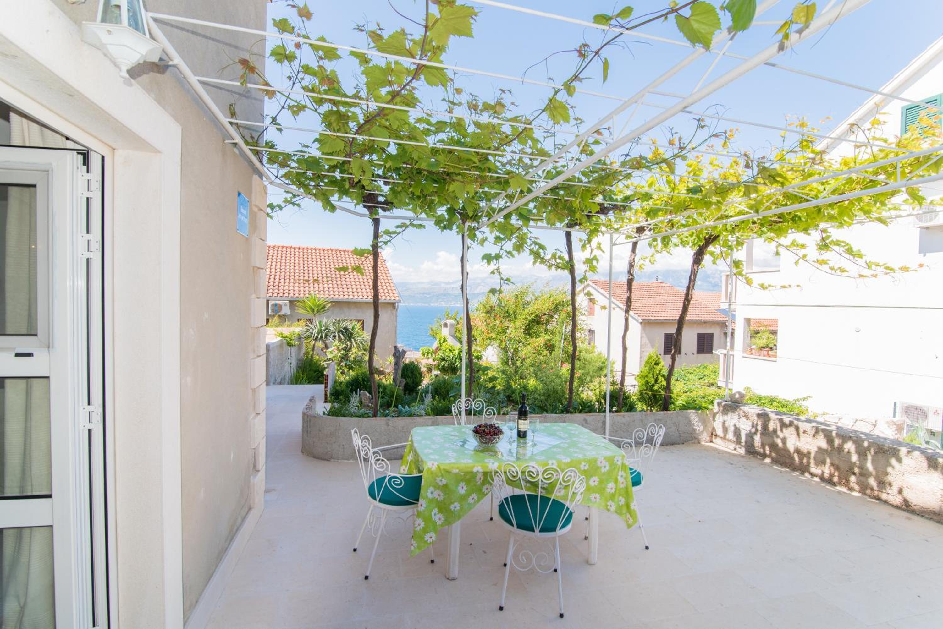 Studio Apartment with Terrace and Sea View - Photo 9