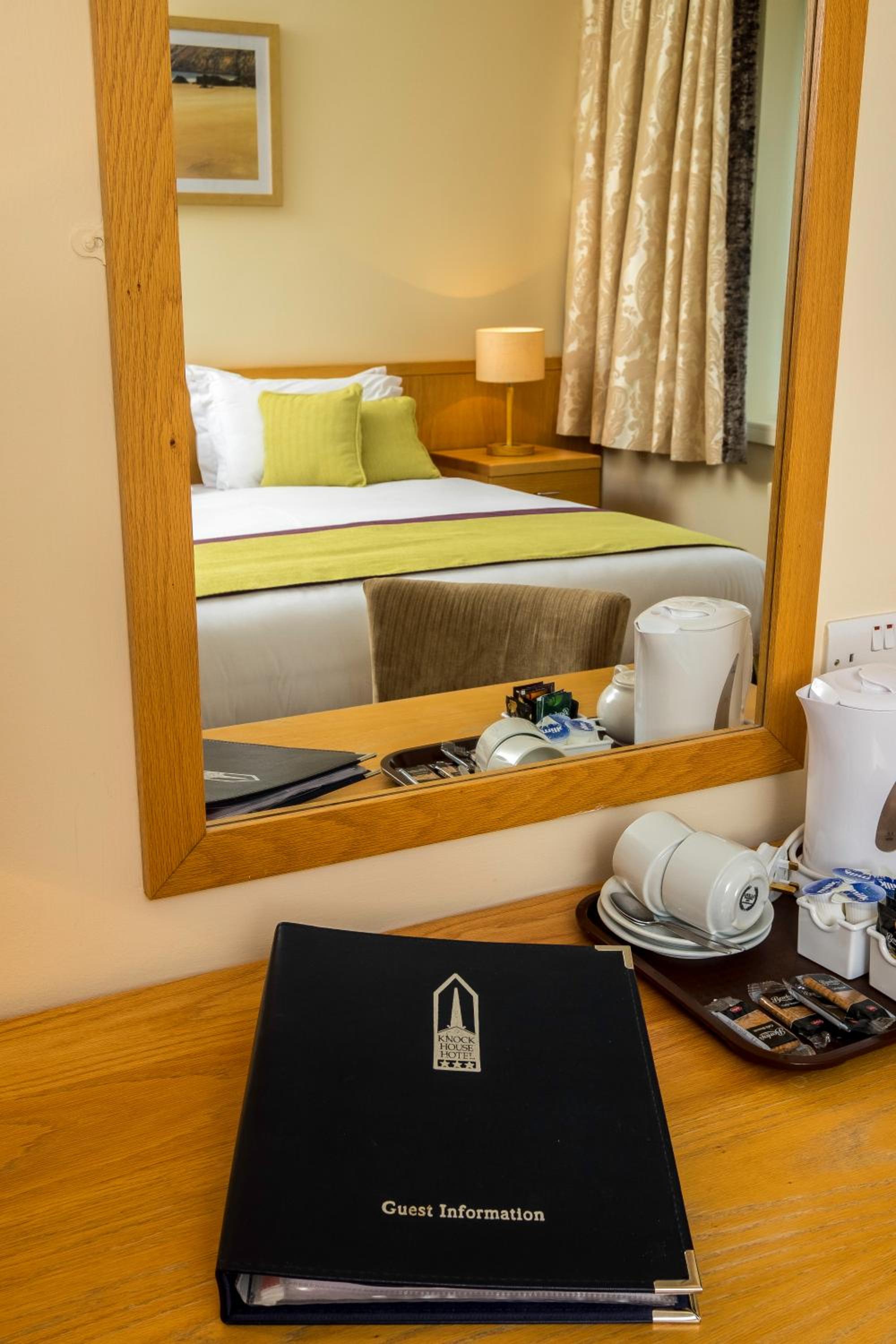 Twin Room - Photo 9