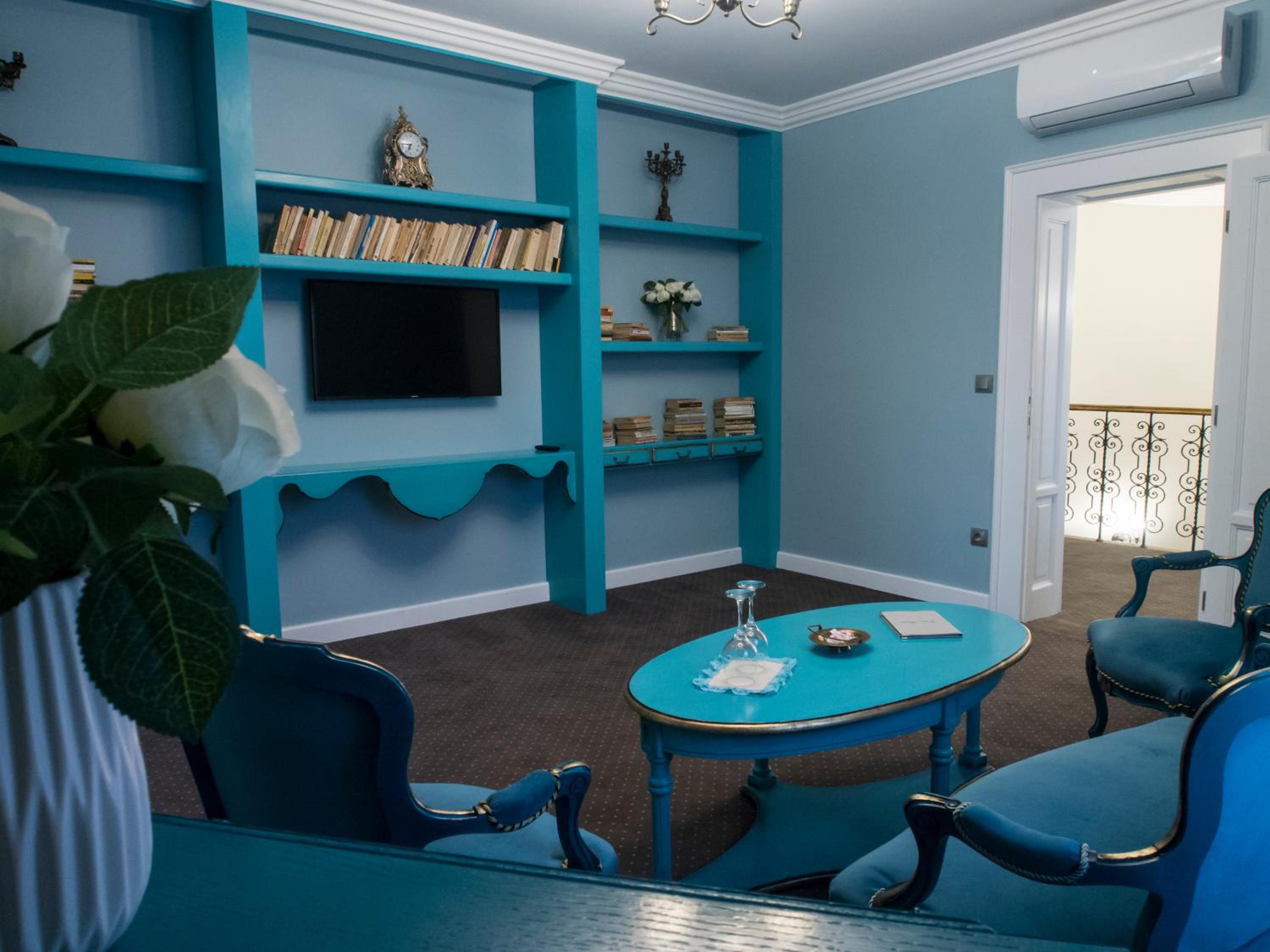 Superior Suite - Photo 5