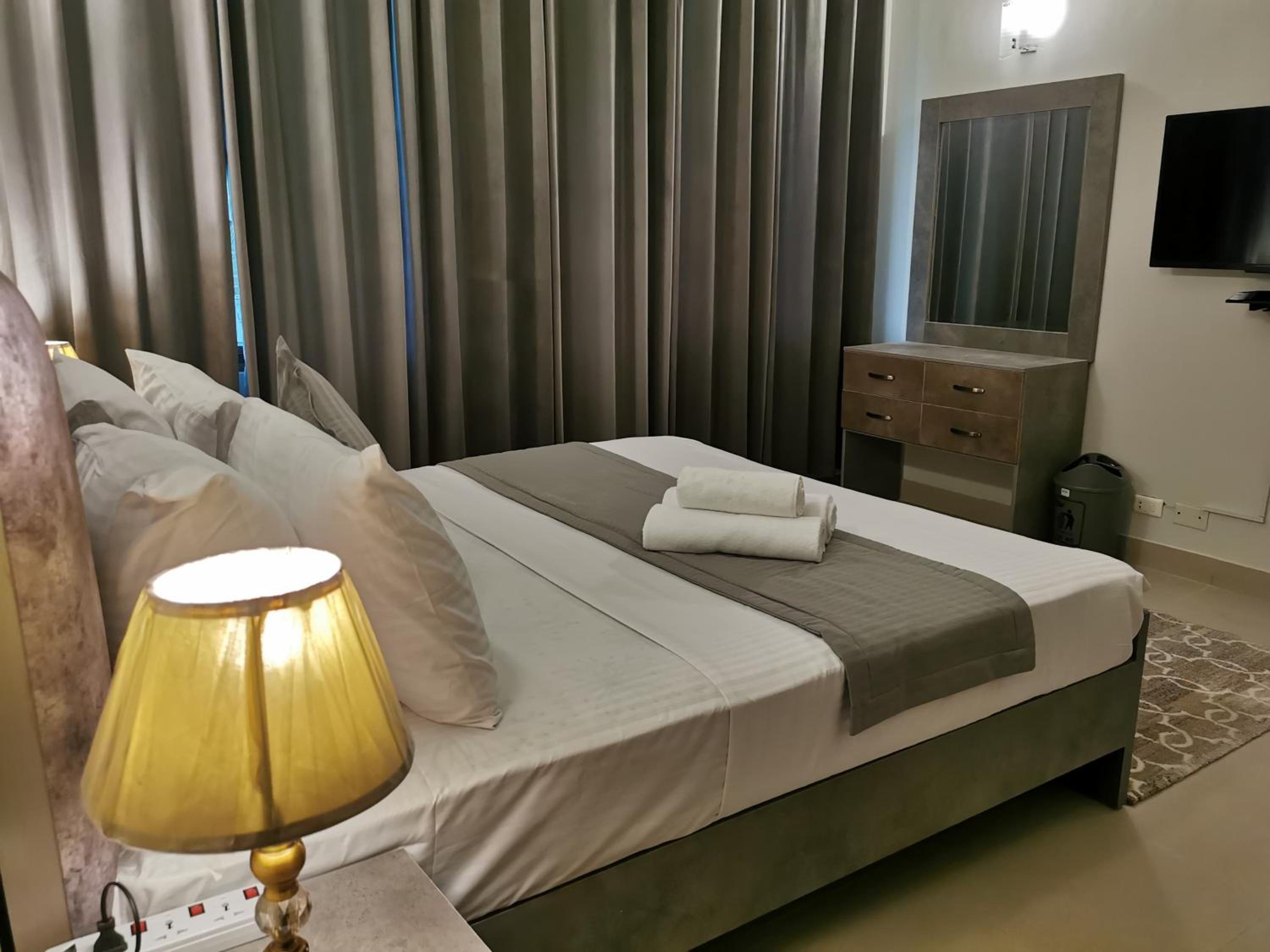 Deluxe King Room photo 2