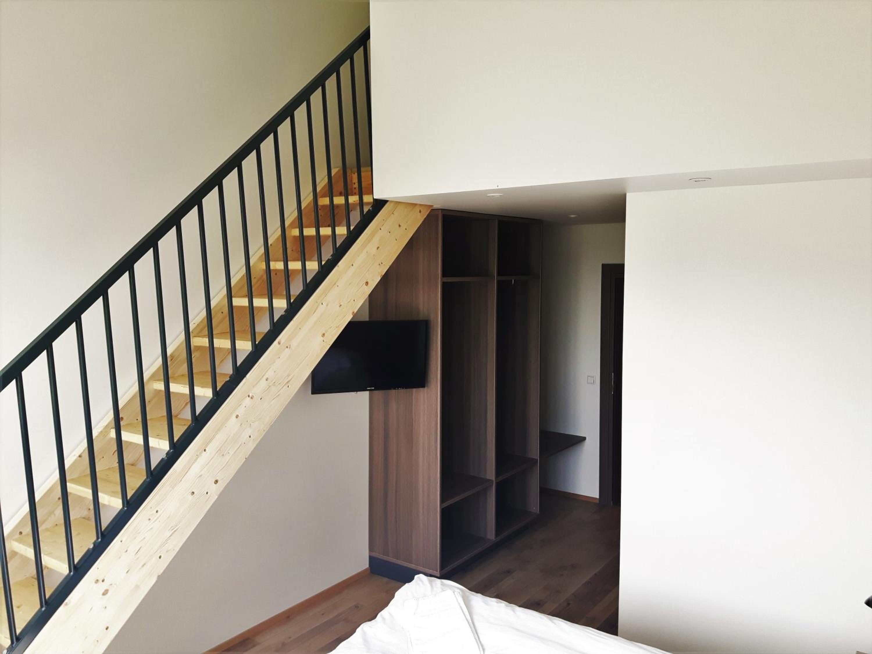 Family Room with Private Bathroom photo 2