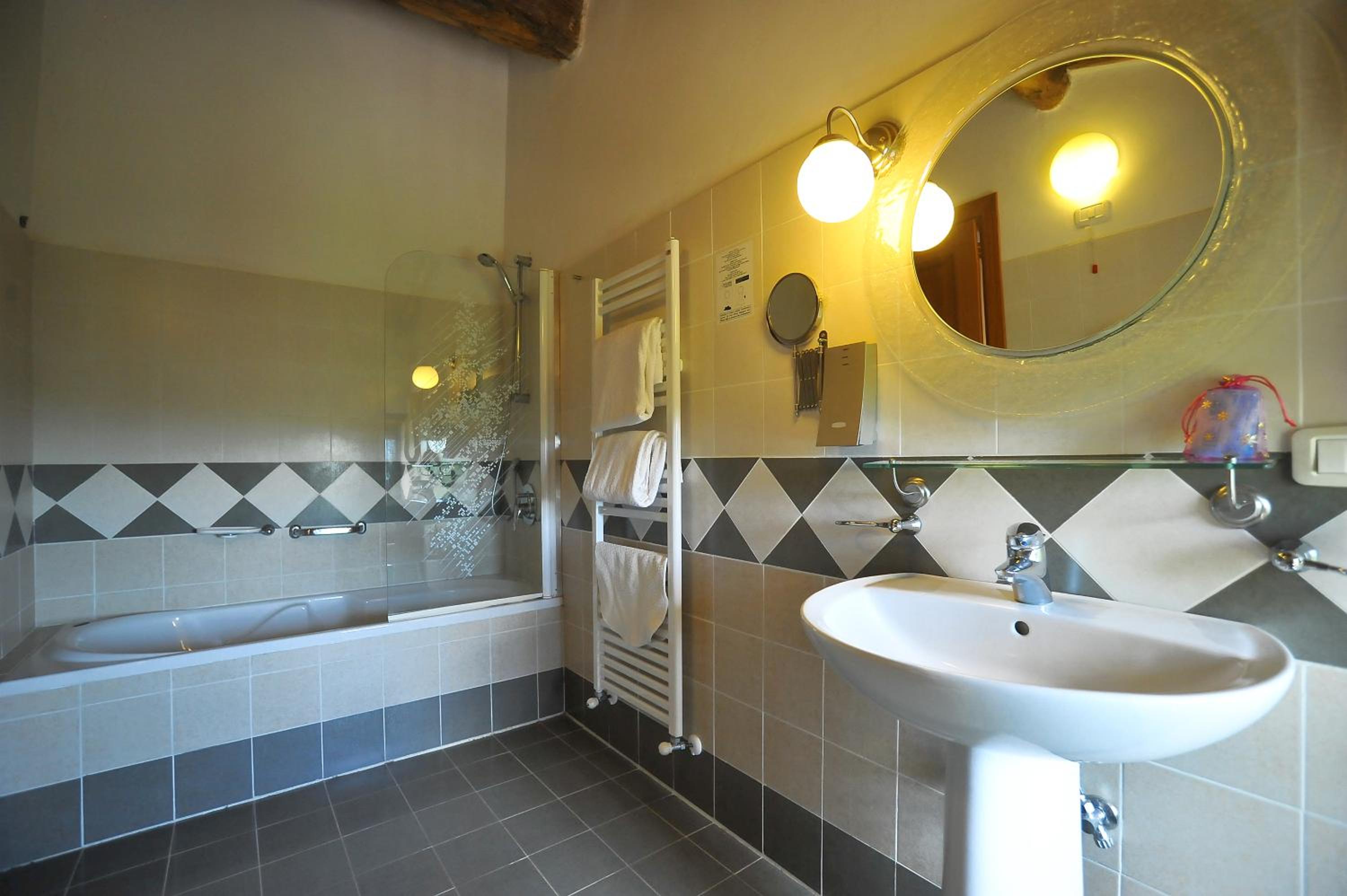 Standard Double Room - Photo 5