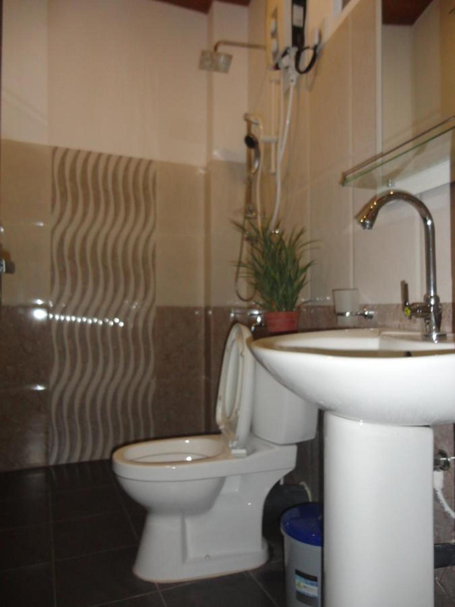 Standard Double Room - Photo 8