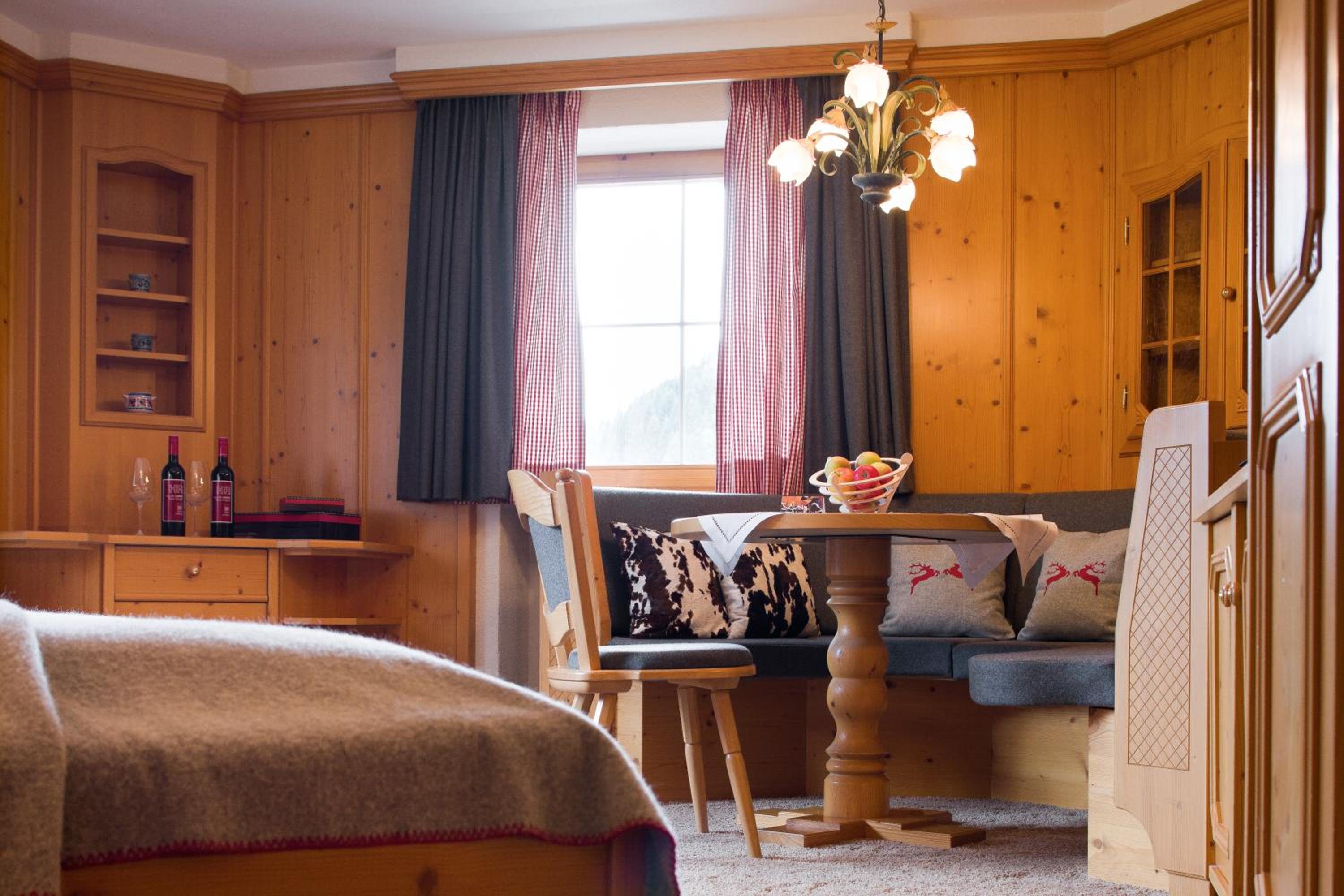 Junior Suite with Balcony photo 2