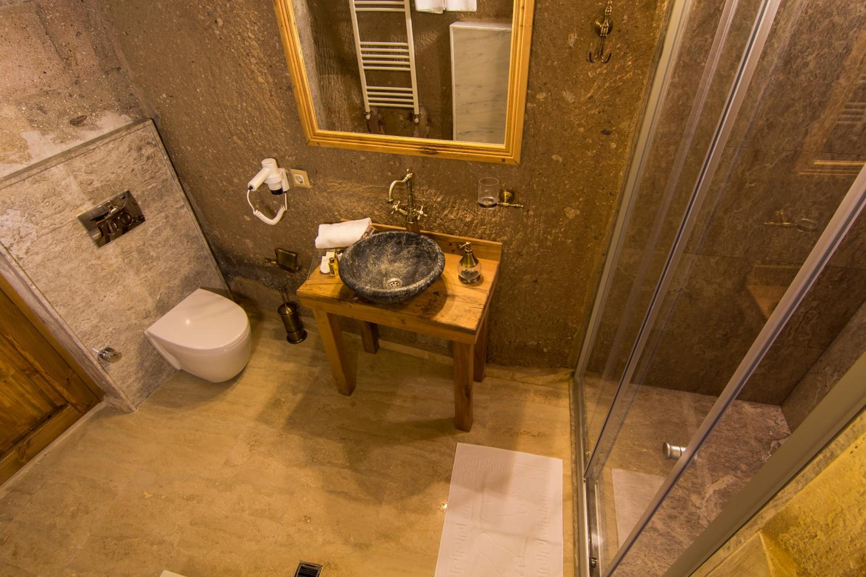 Standard Twin Cave Room - Photo 6