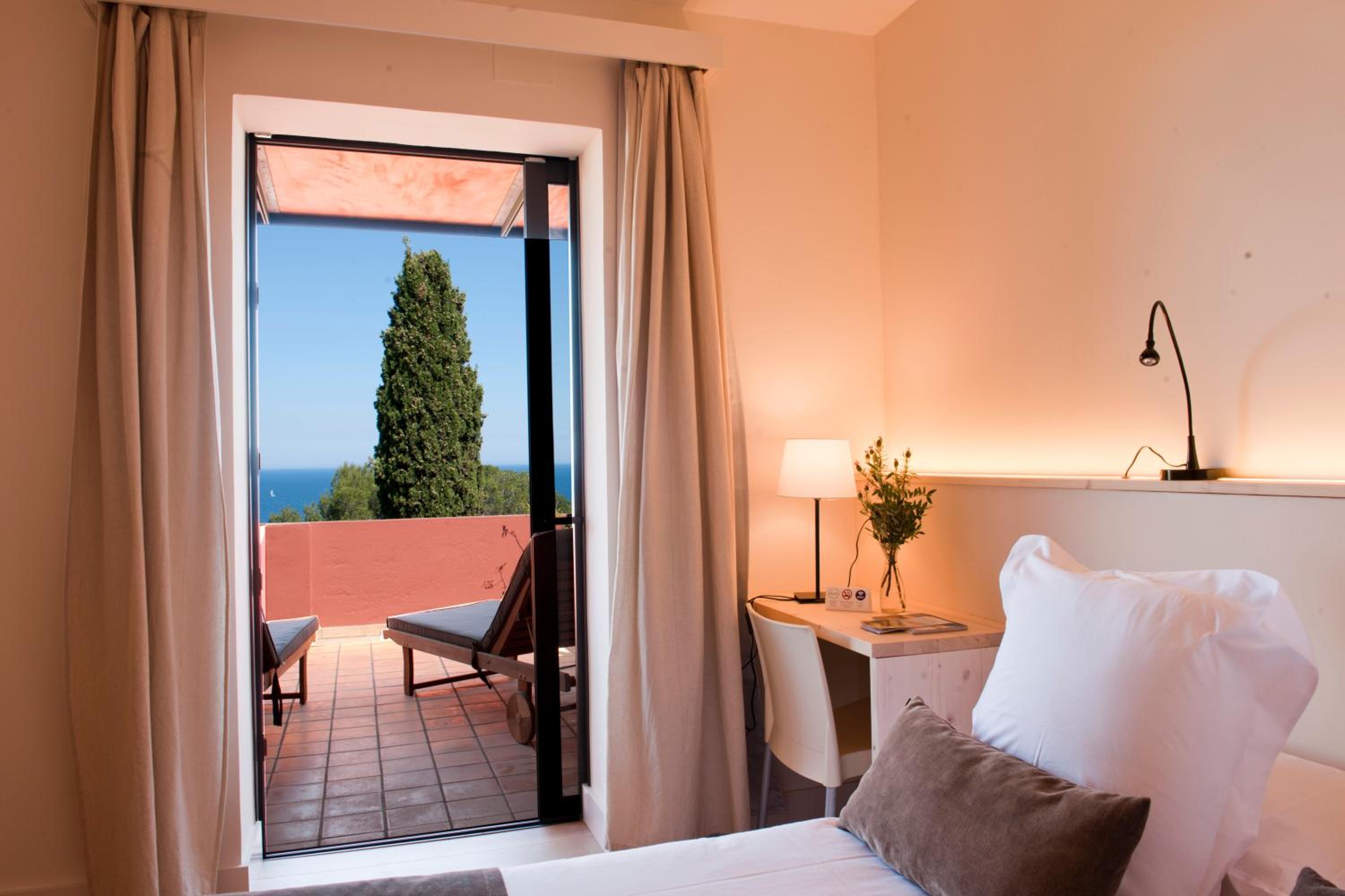 Deluxe Double Room with large Terrace and Sea View photo 2