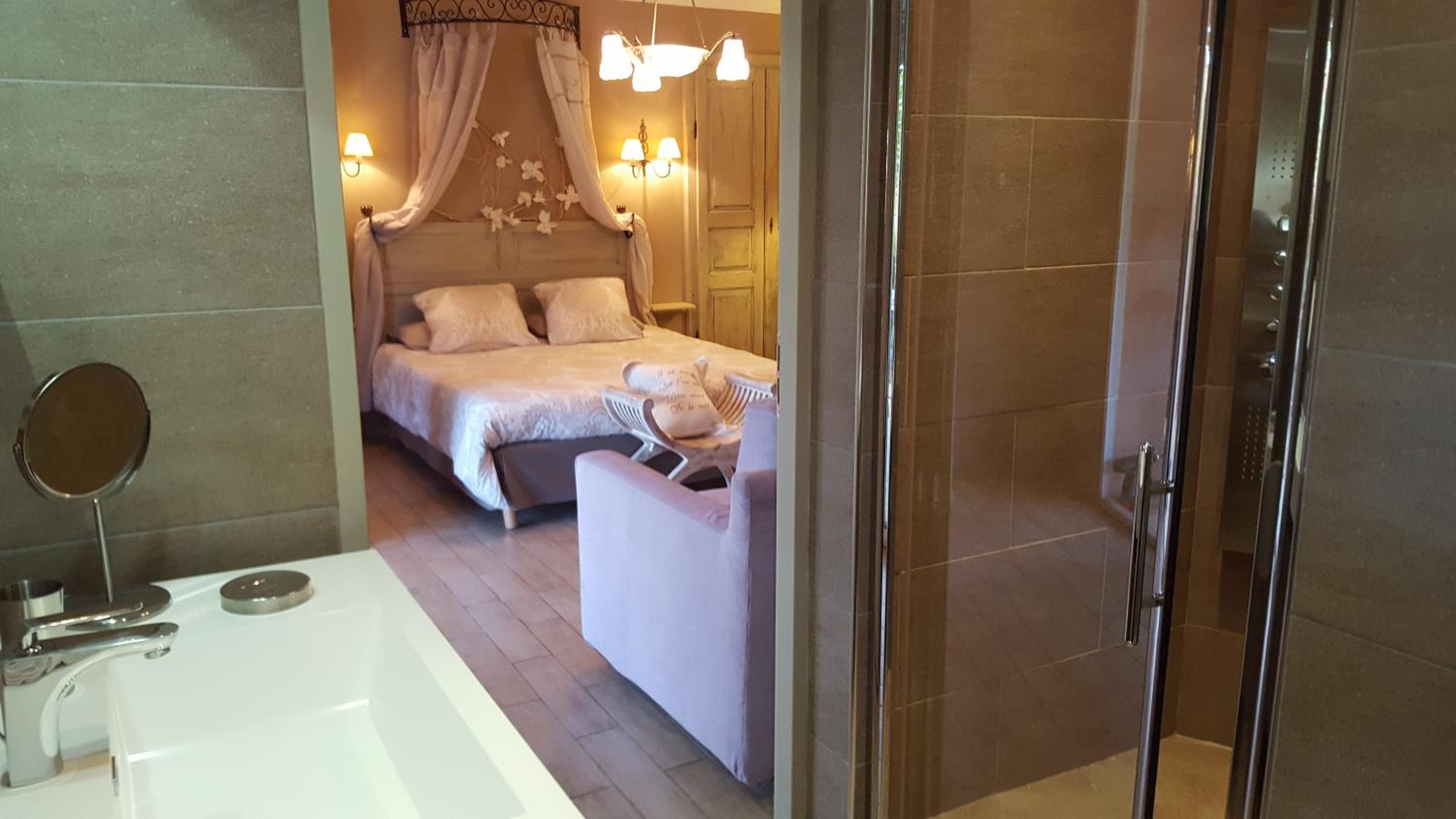 Deluxe Double Room - Photo 4
