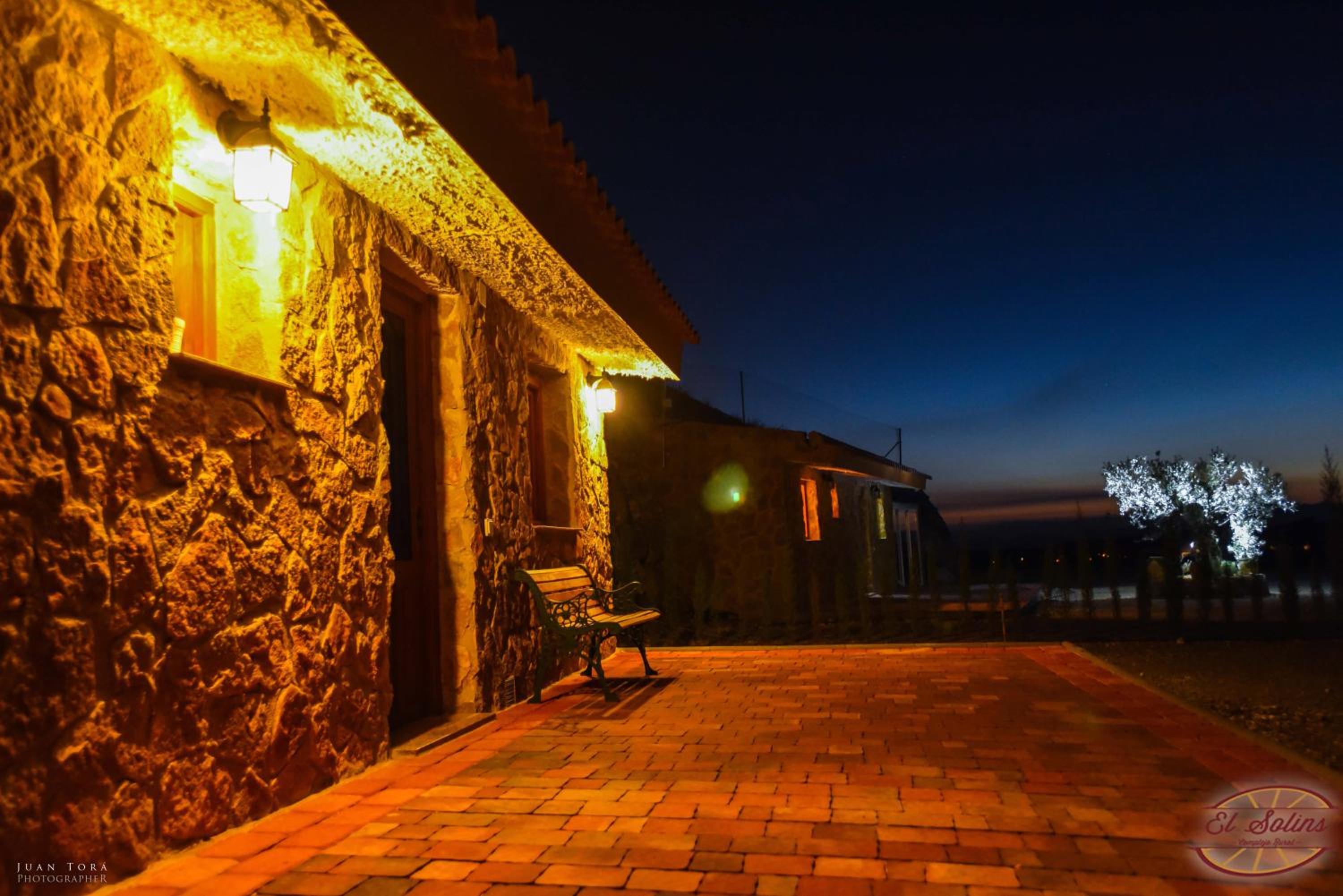 Two-Bedroom Cave House photo 2