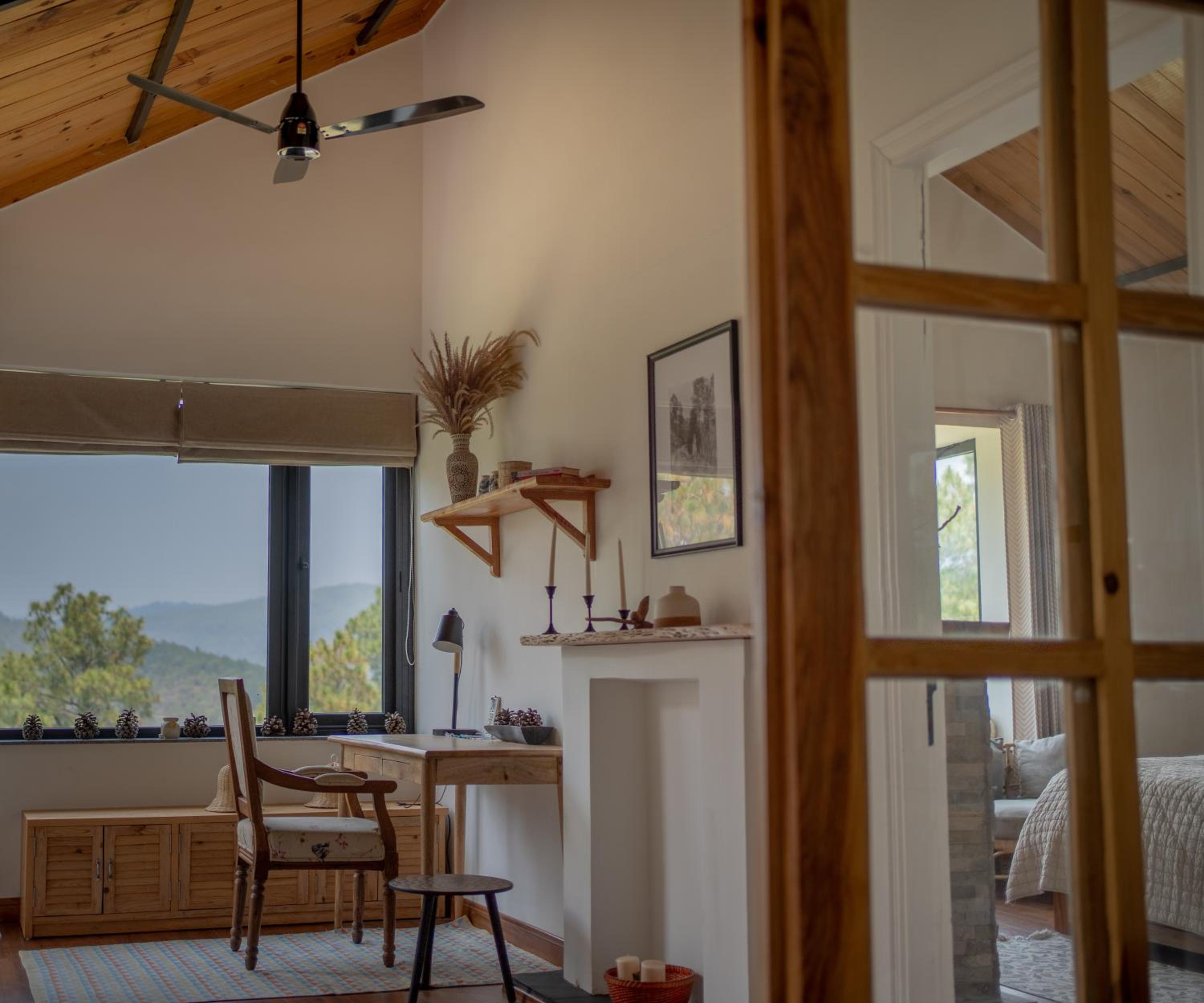 King Room with Mountain View photo 2
