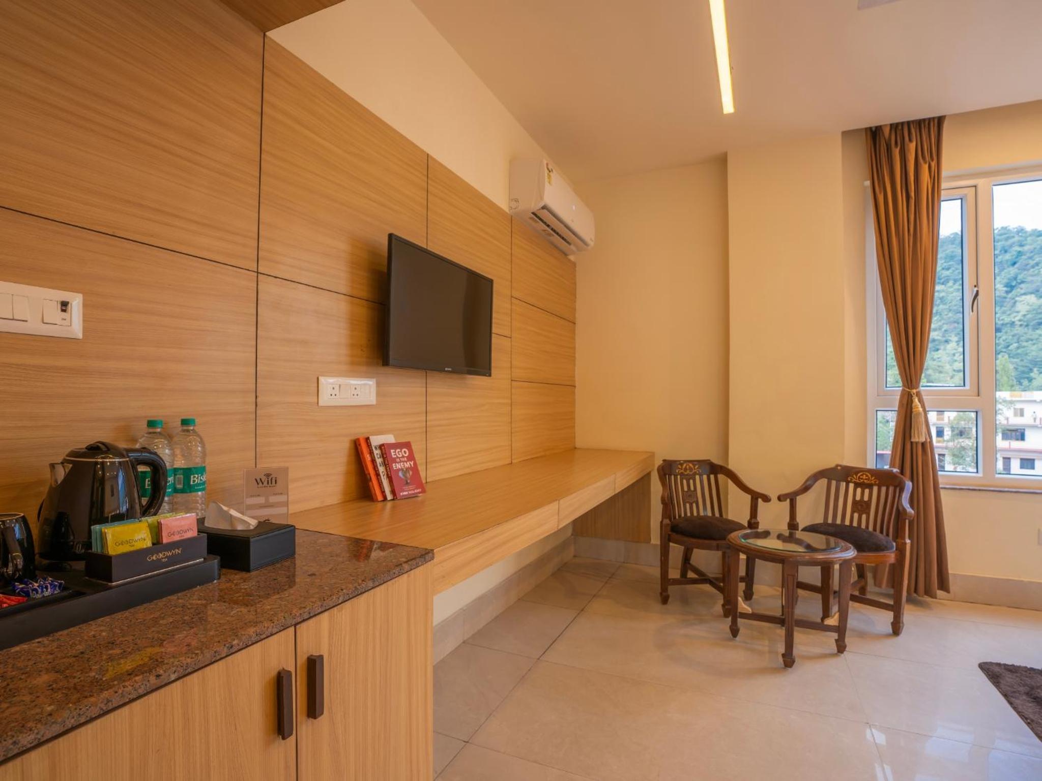 Deluxe Double Room – B Wing photo 2