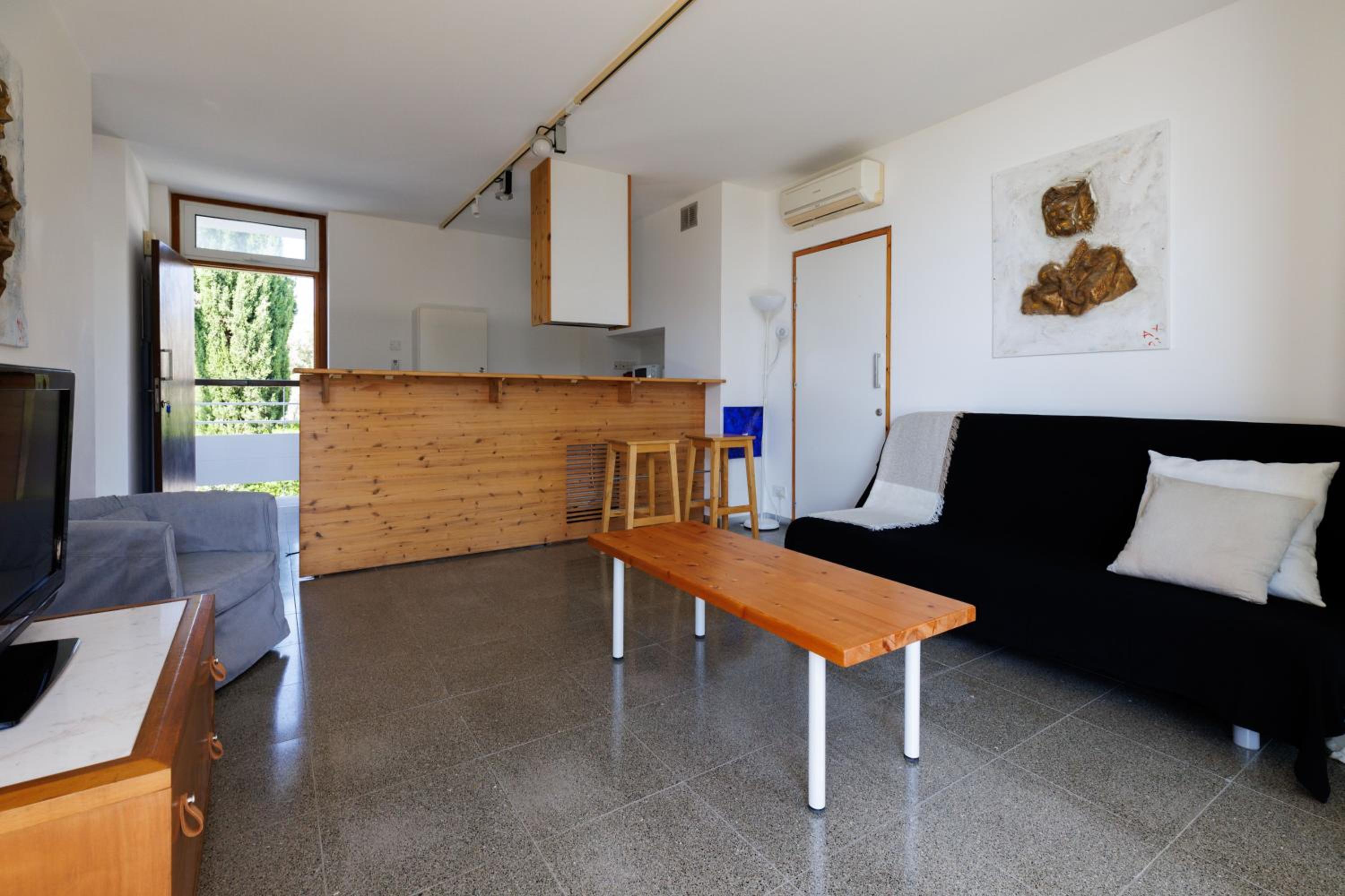 One-Bedroom Apartment with Garden View photo 2