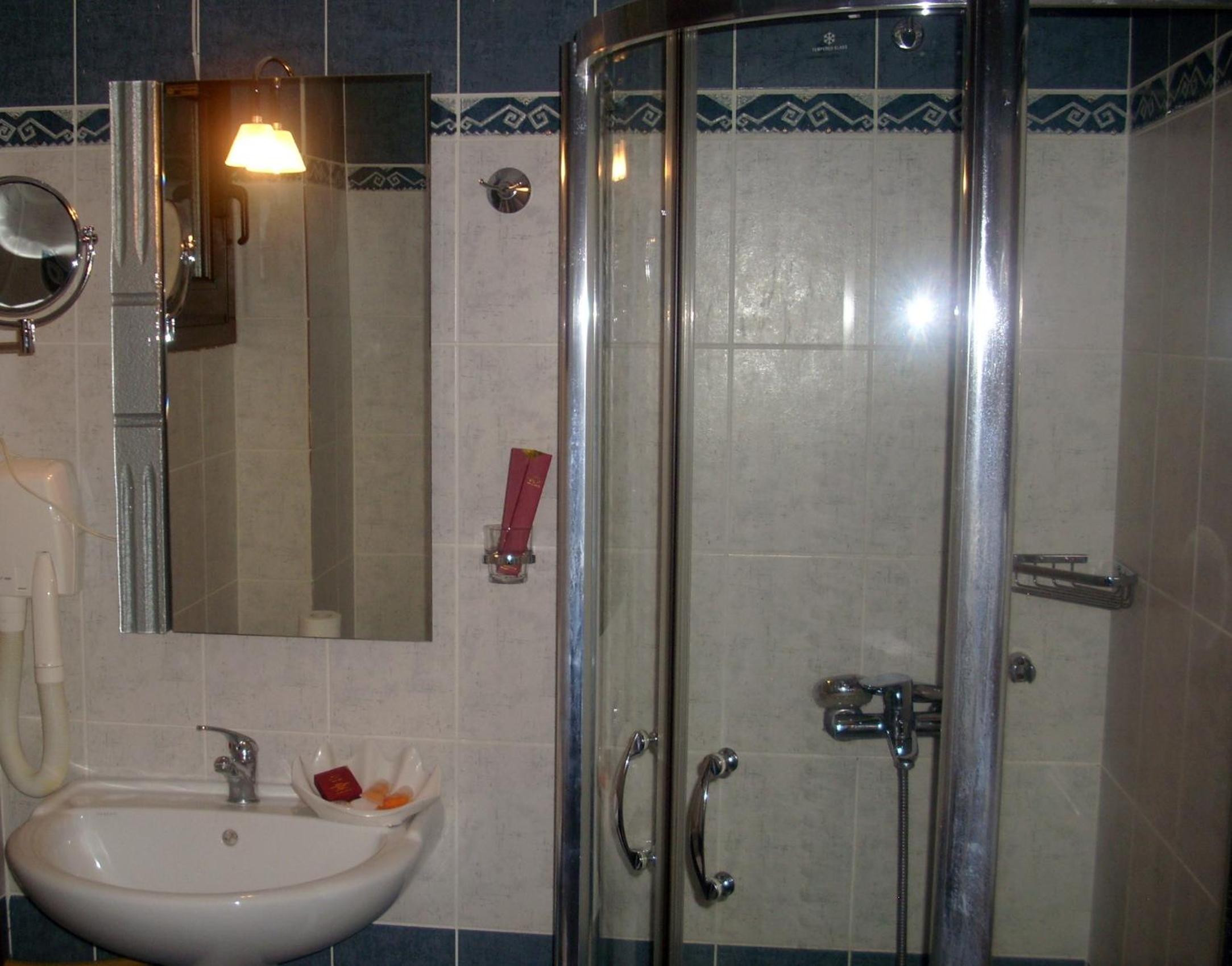 Superior Double or Twin Room - Photo 5