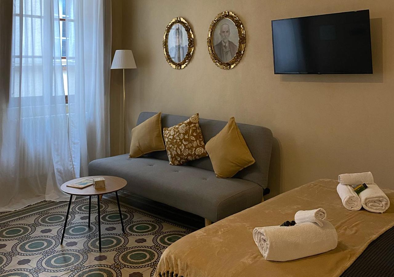 Studio with Sofa Bed