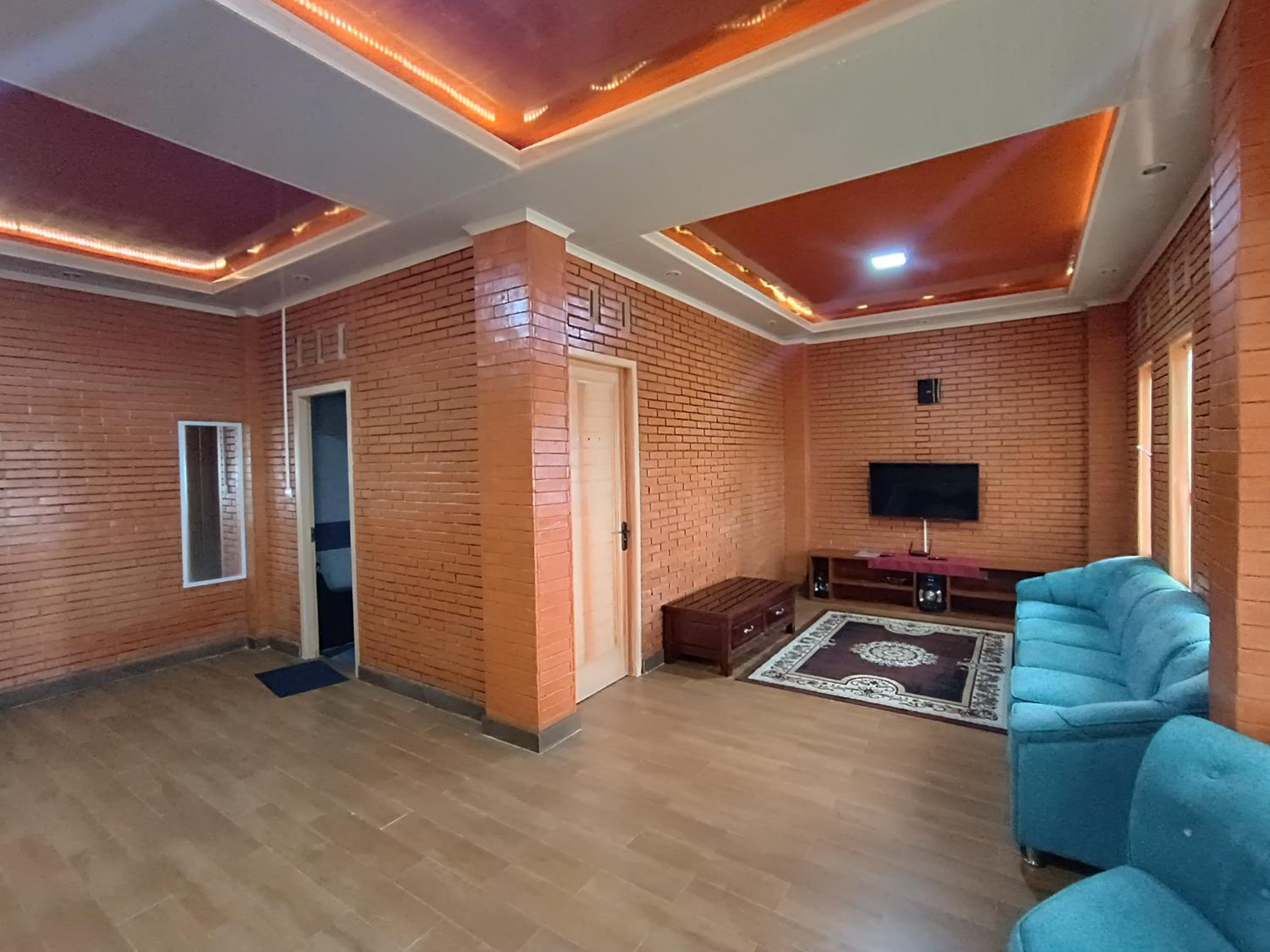 Three-Bedroom Villa photo 3