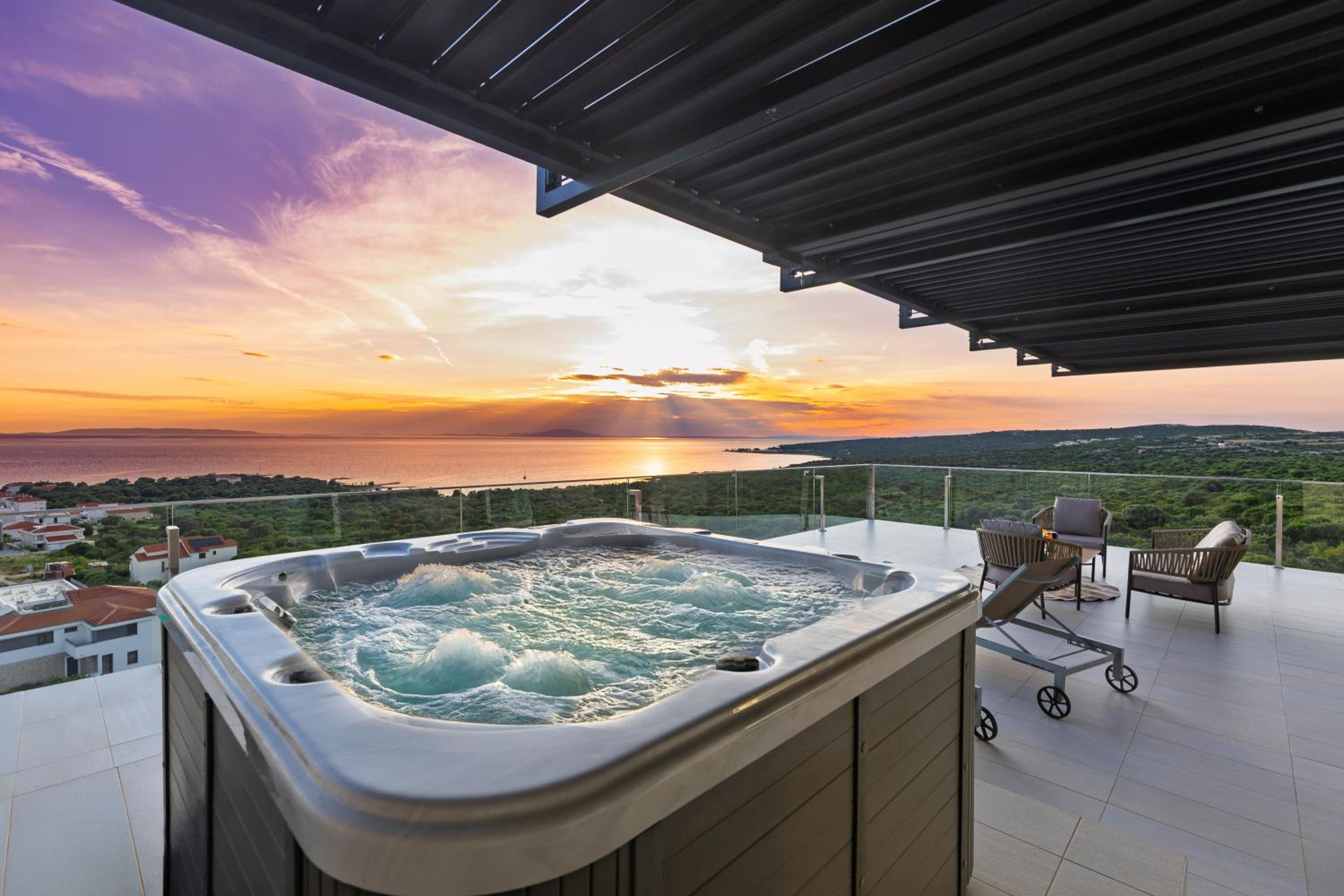 Panoramic Suite with Balcony and Whirlpool