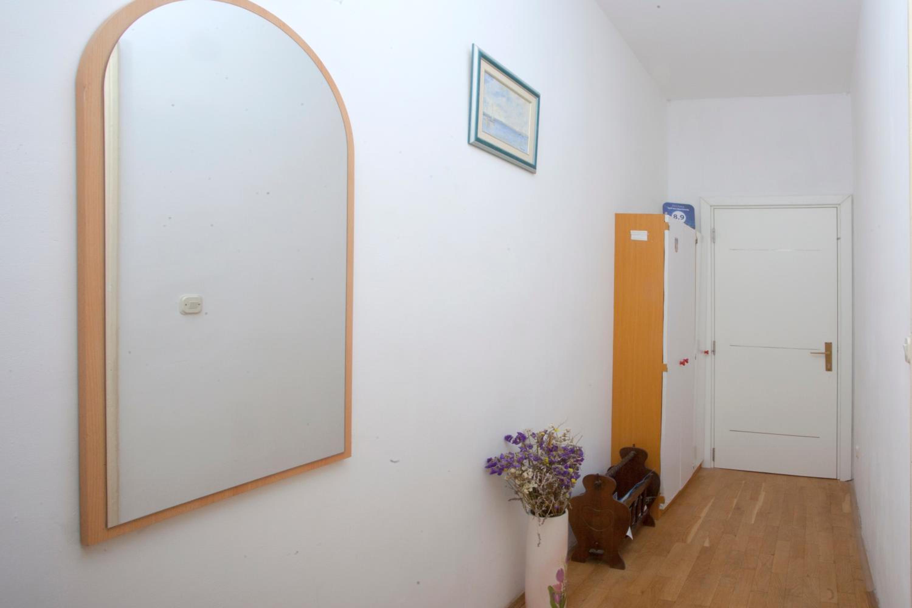 Comfort One-Bedroom Apartment - Photo 6