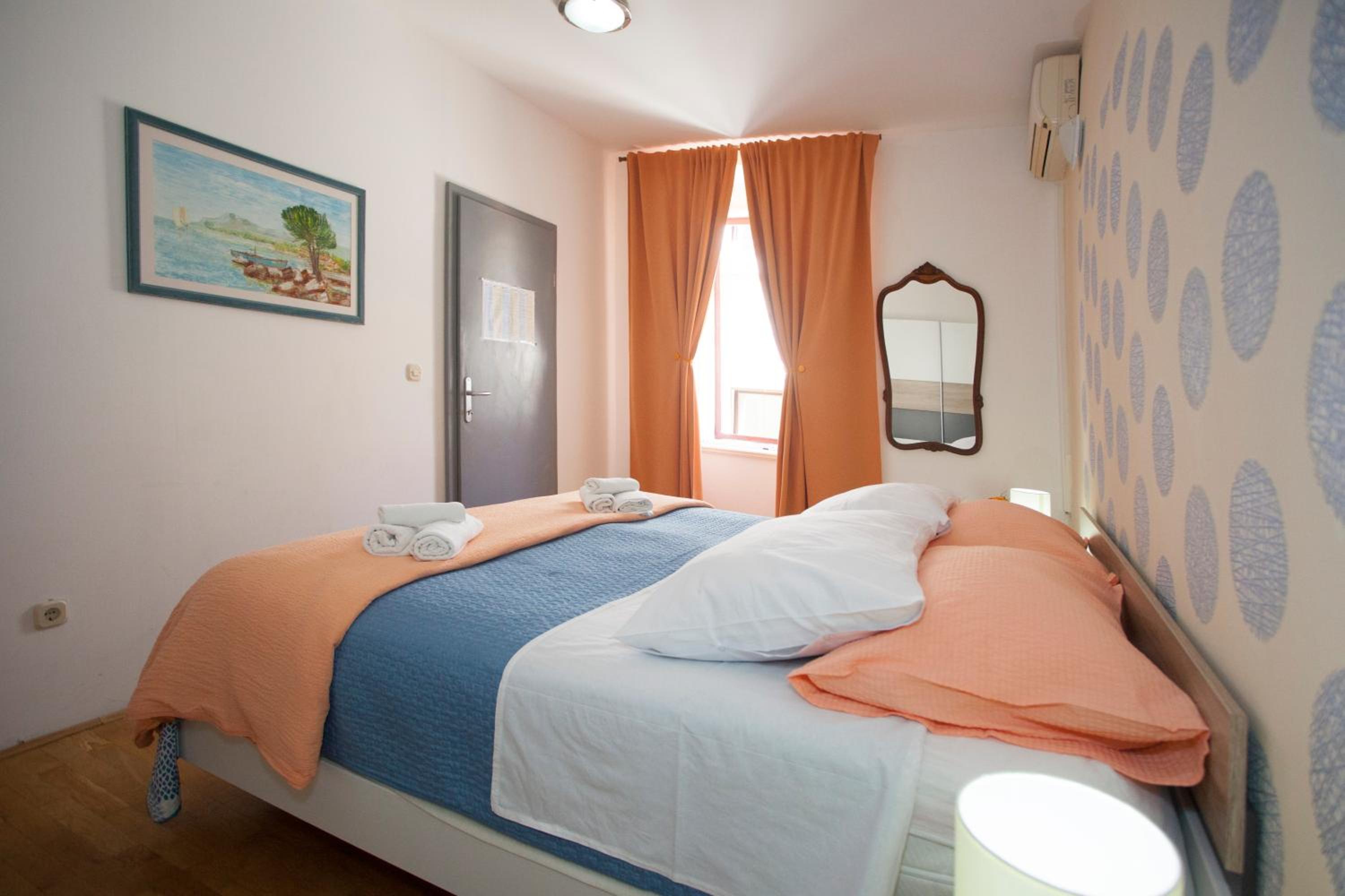 Comfort One-Bedroom Apartment - Photo 4
