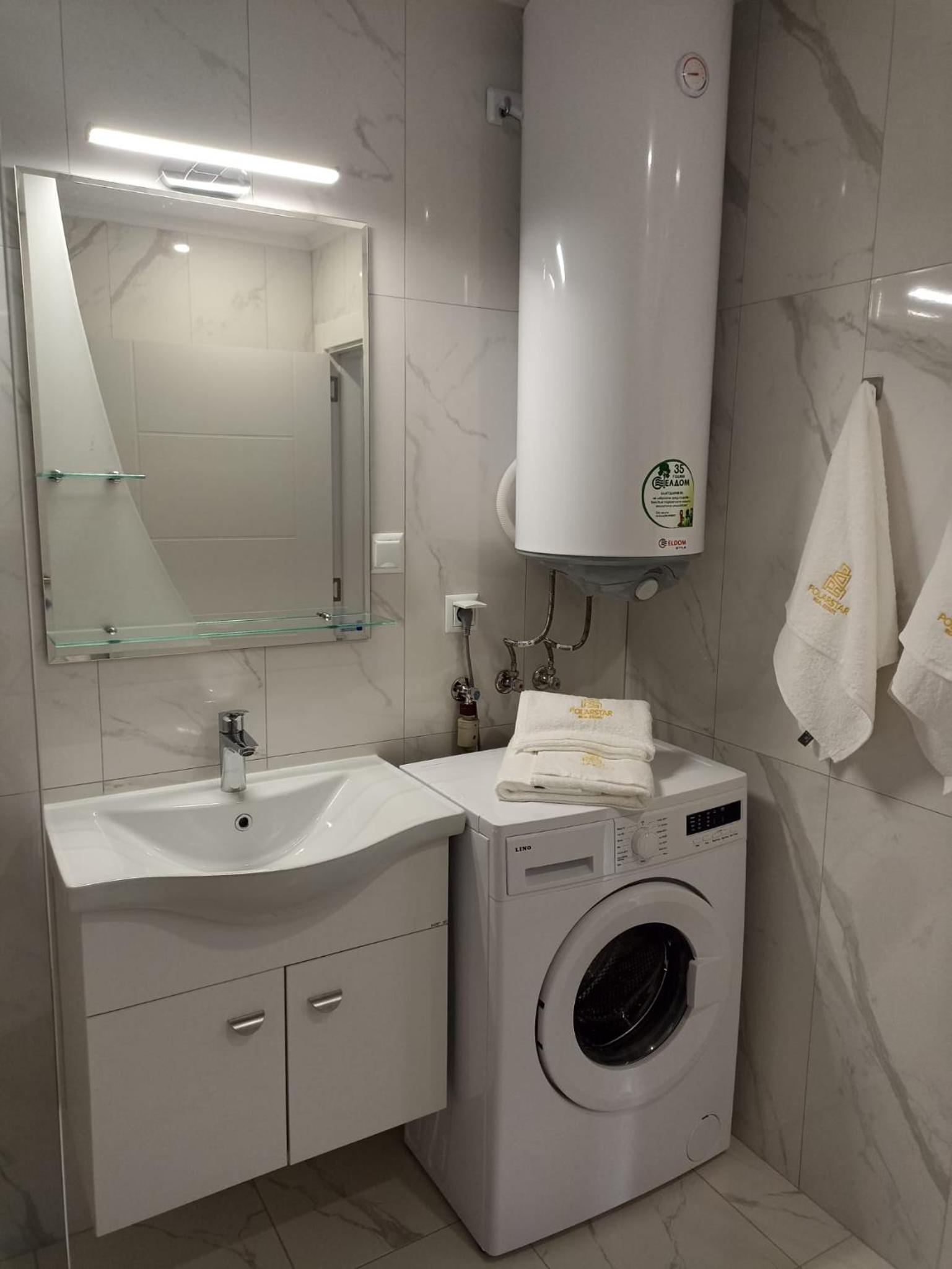 One-Bedroom Apartment with Balcony photo 3