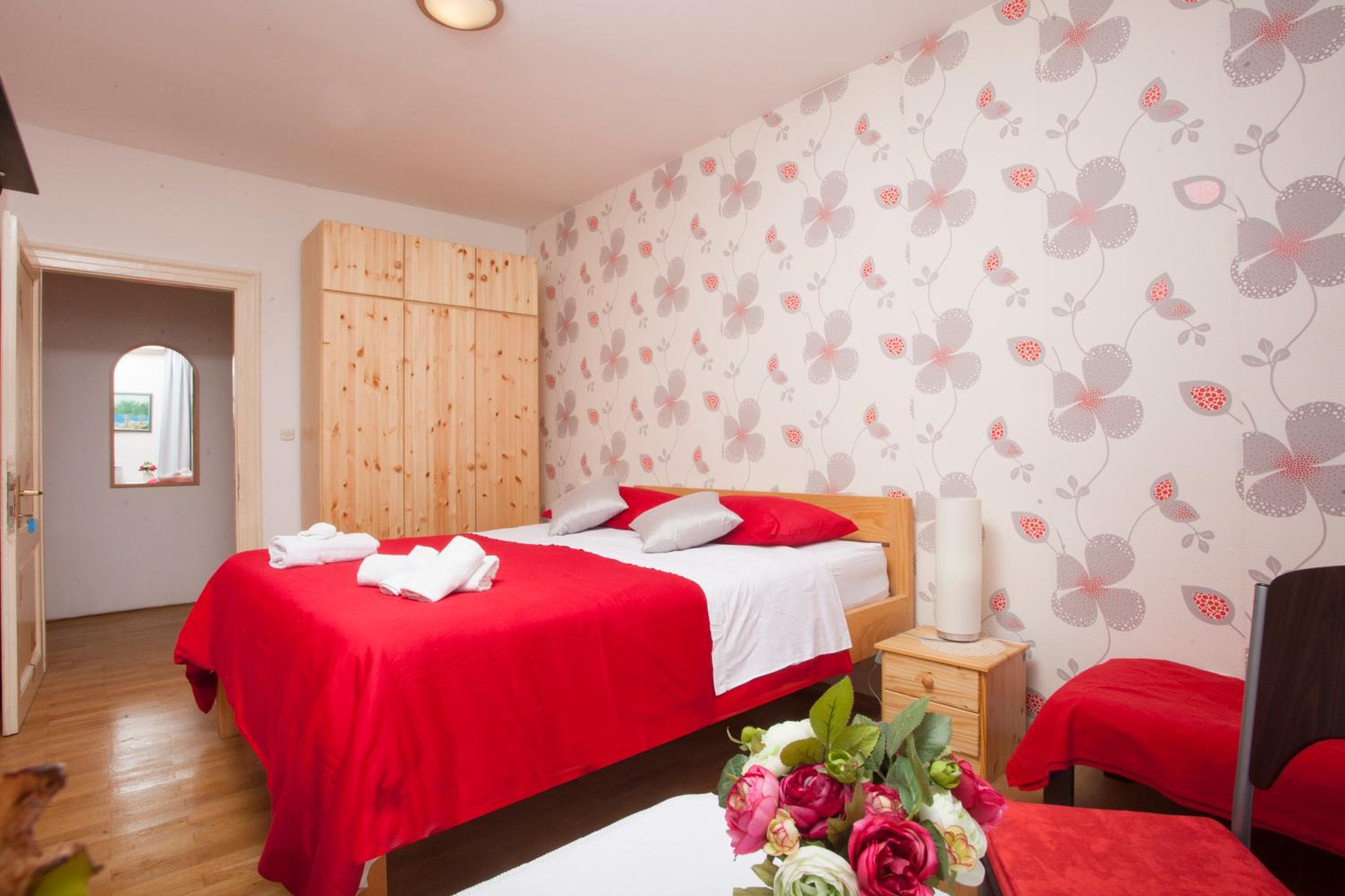 Double Room - Photo 3
