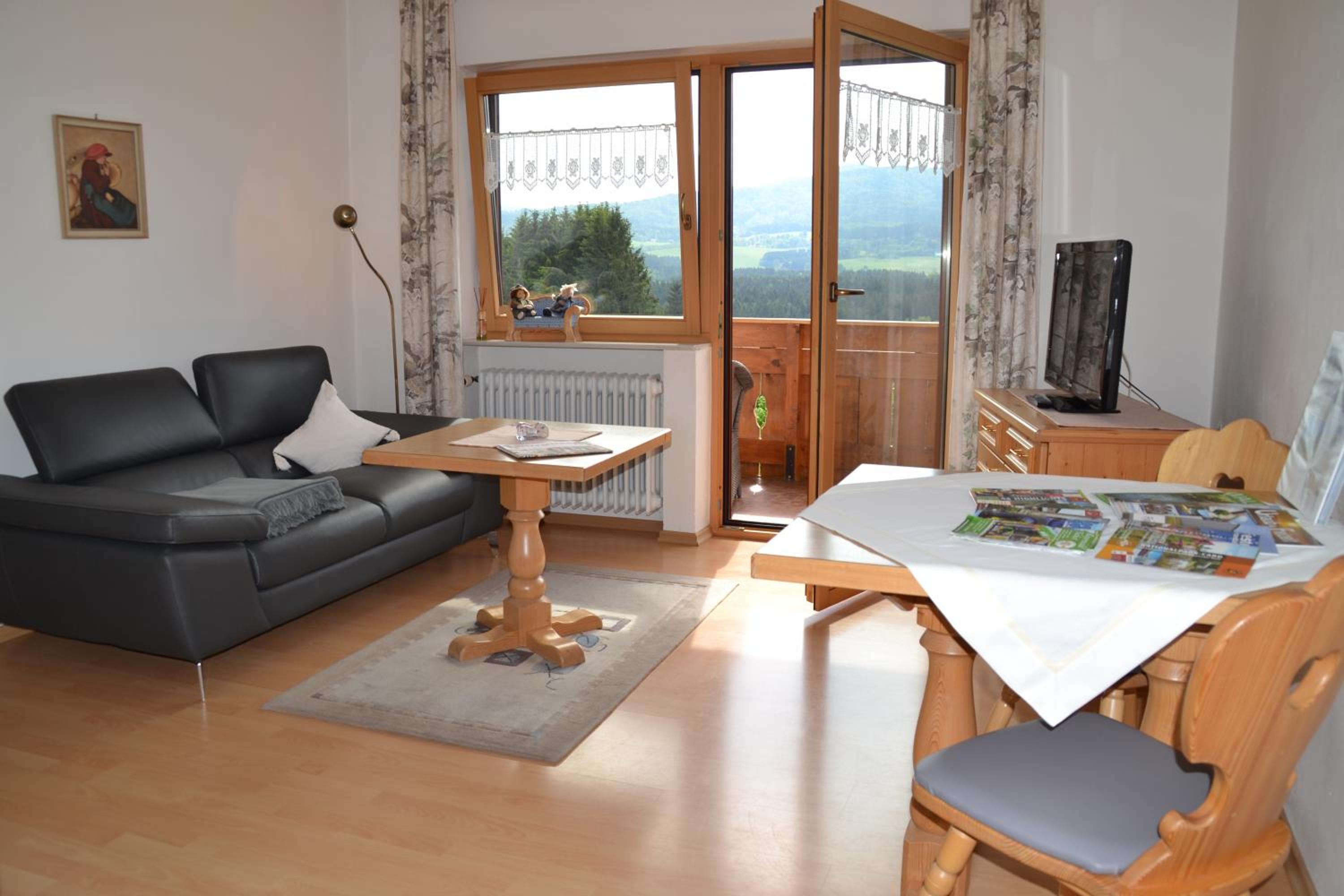 One-Bedroom Apartment with Balcony - No. 7 photo 1