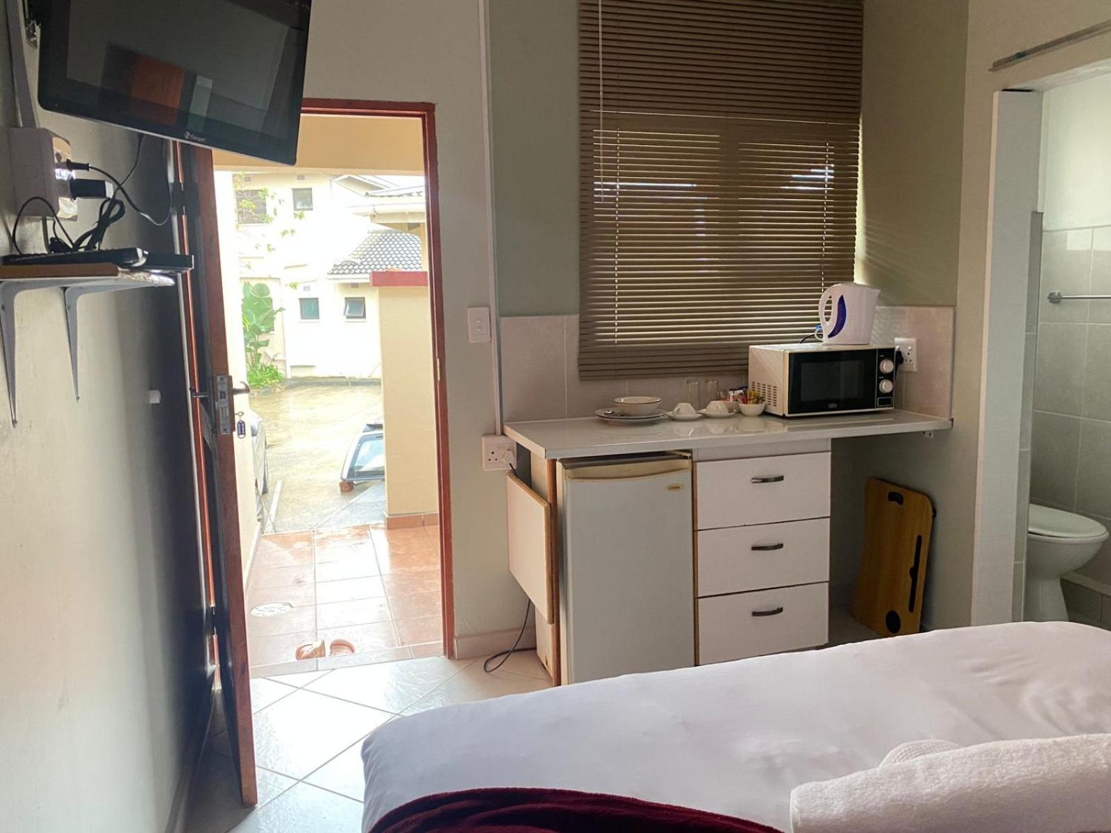 Double Room with Patio photo 2