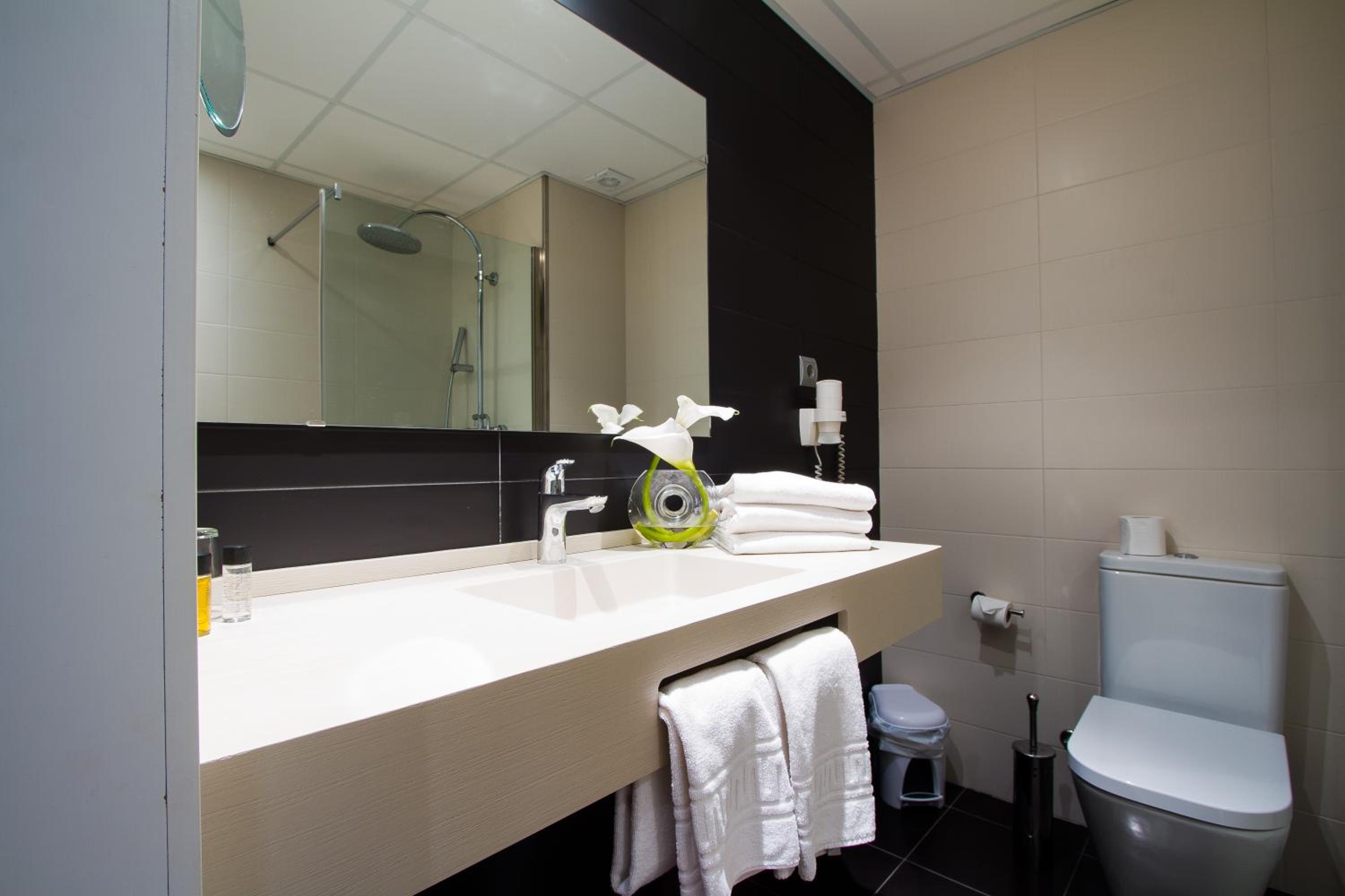 Double or Twin Room photo 3