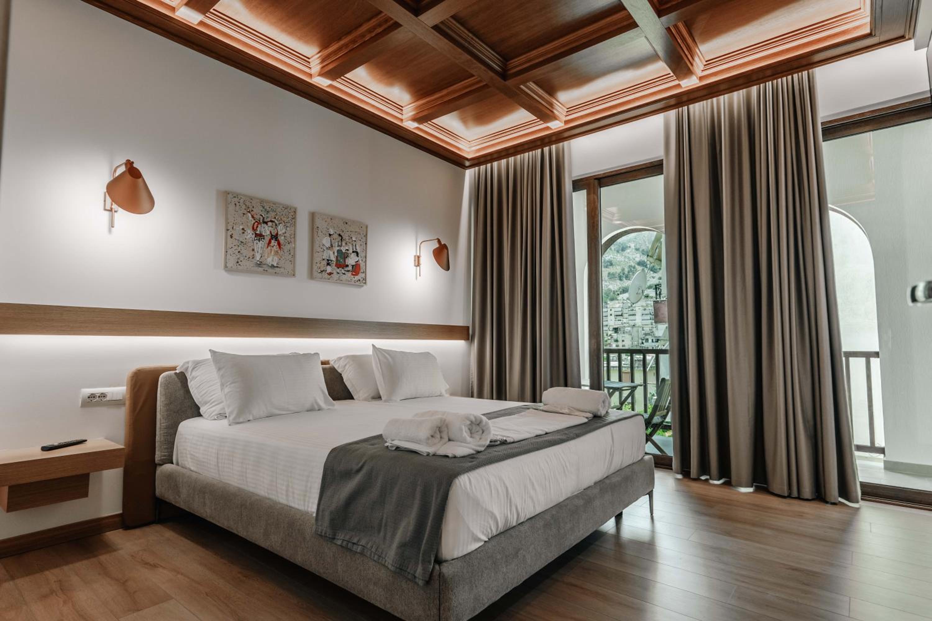 Deluxe Double Room with Balcony photo 1