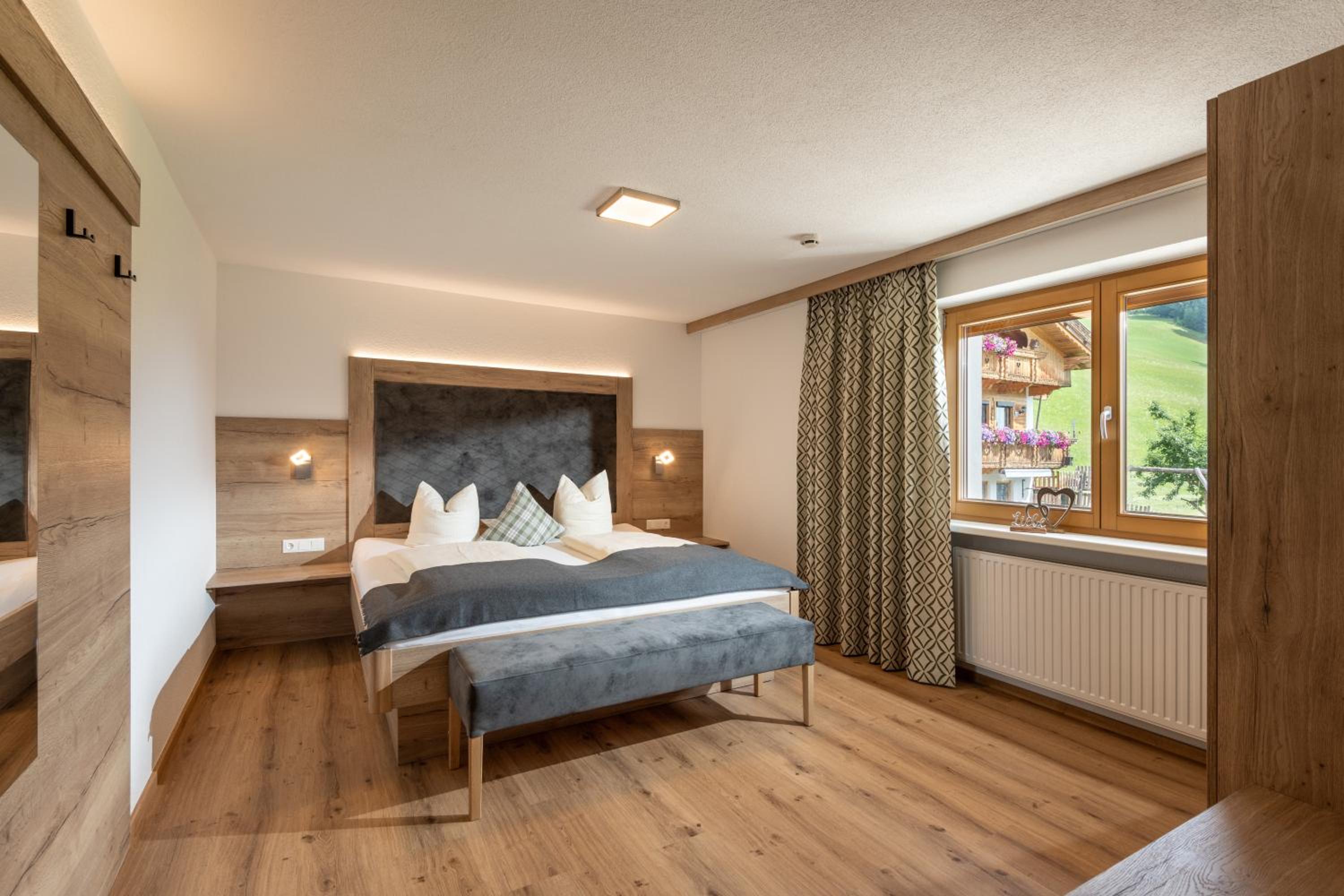 Two-Bedroom Apartment with Balcony photo 1