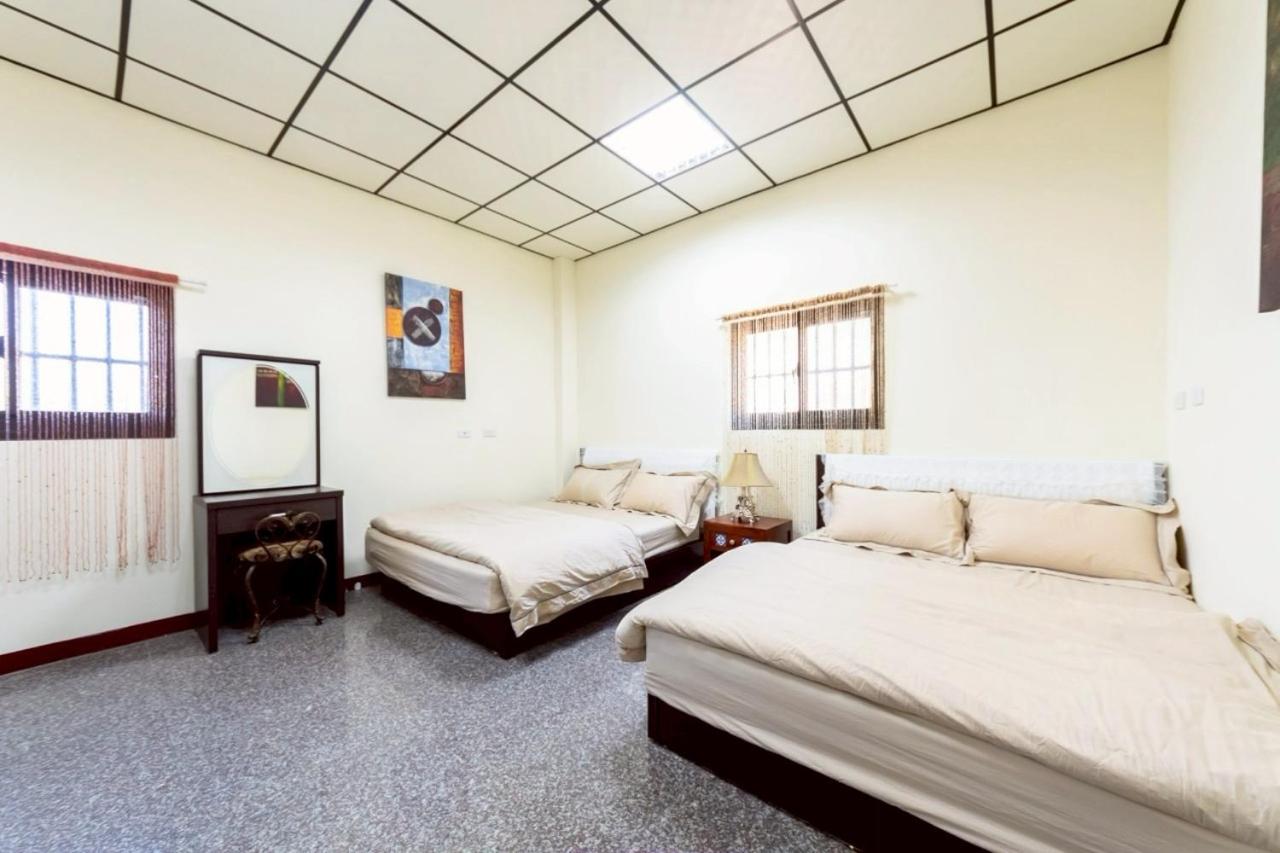 Four-Bedroom House photo 2