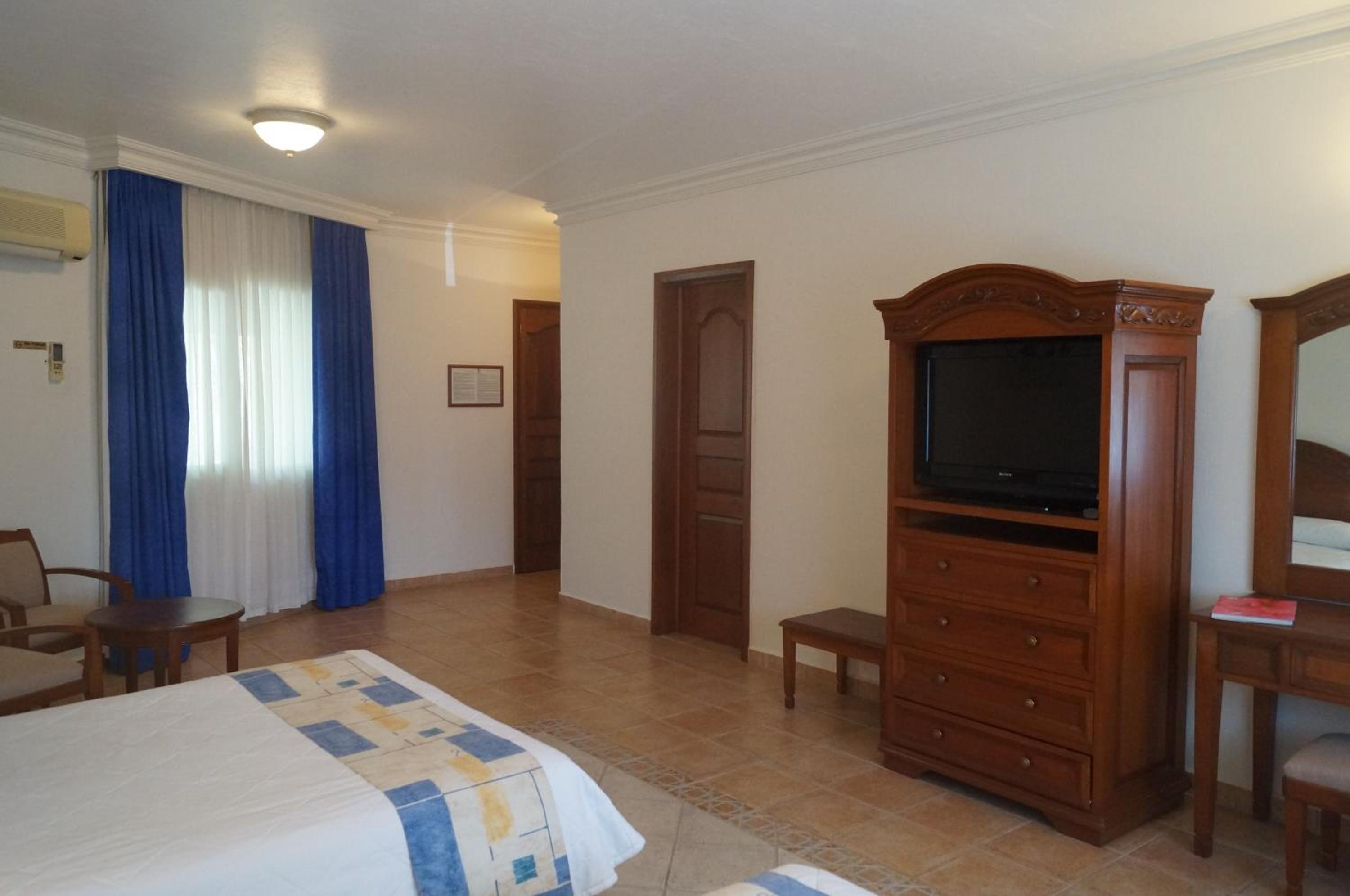 Twin Room - Photo 8
