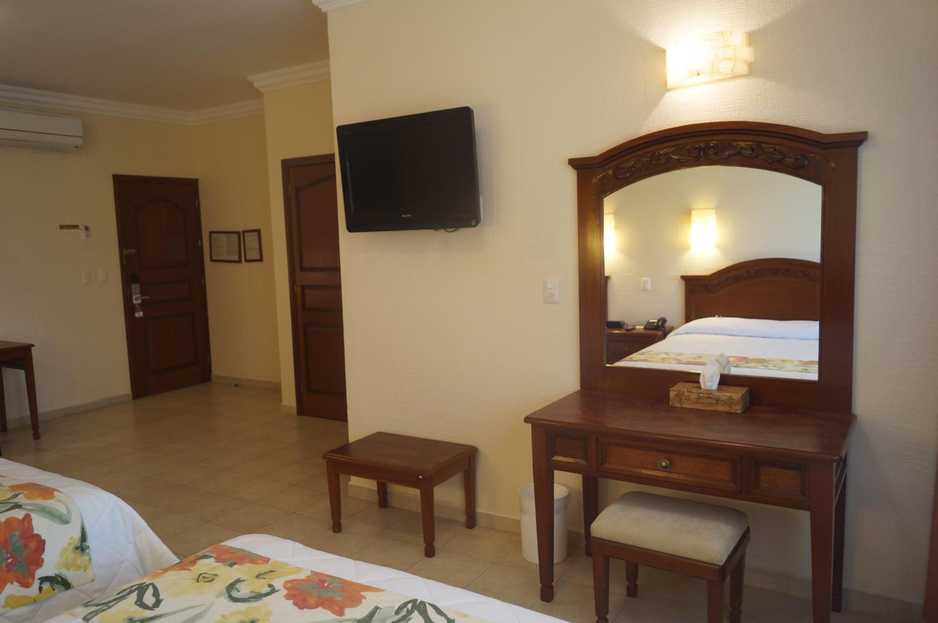 Twin Room - Photo 5