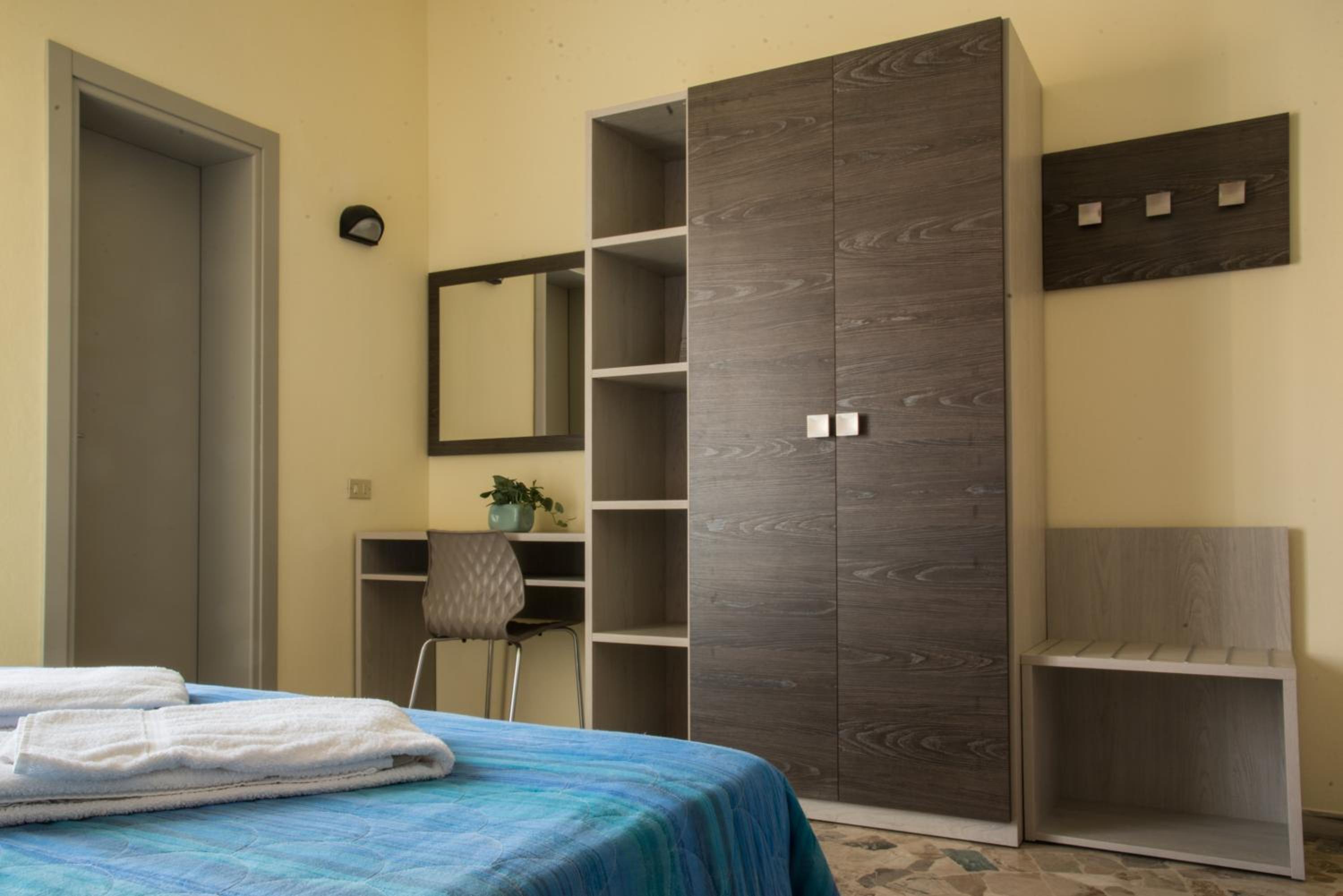Quadruple Room with Balcony - Beach Access photo 3
