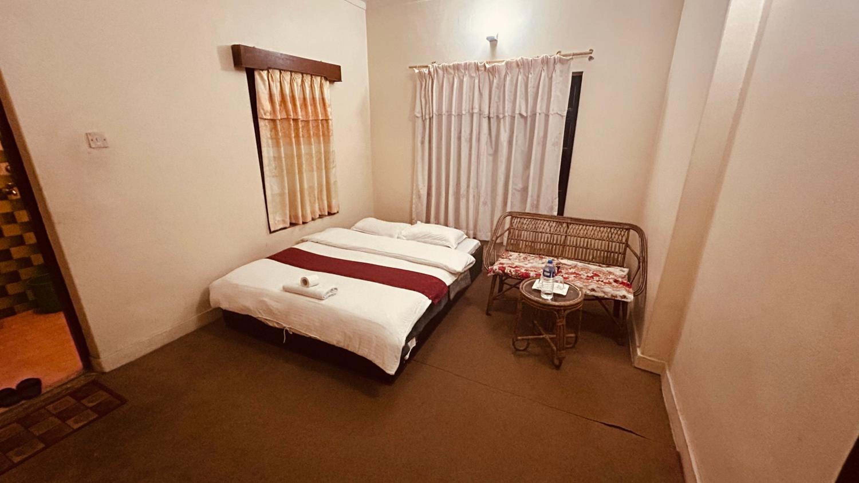 Budget Double Room photo 2