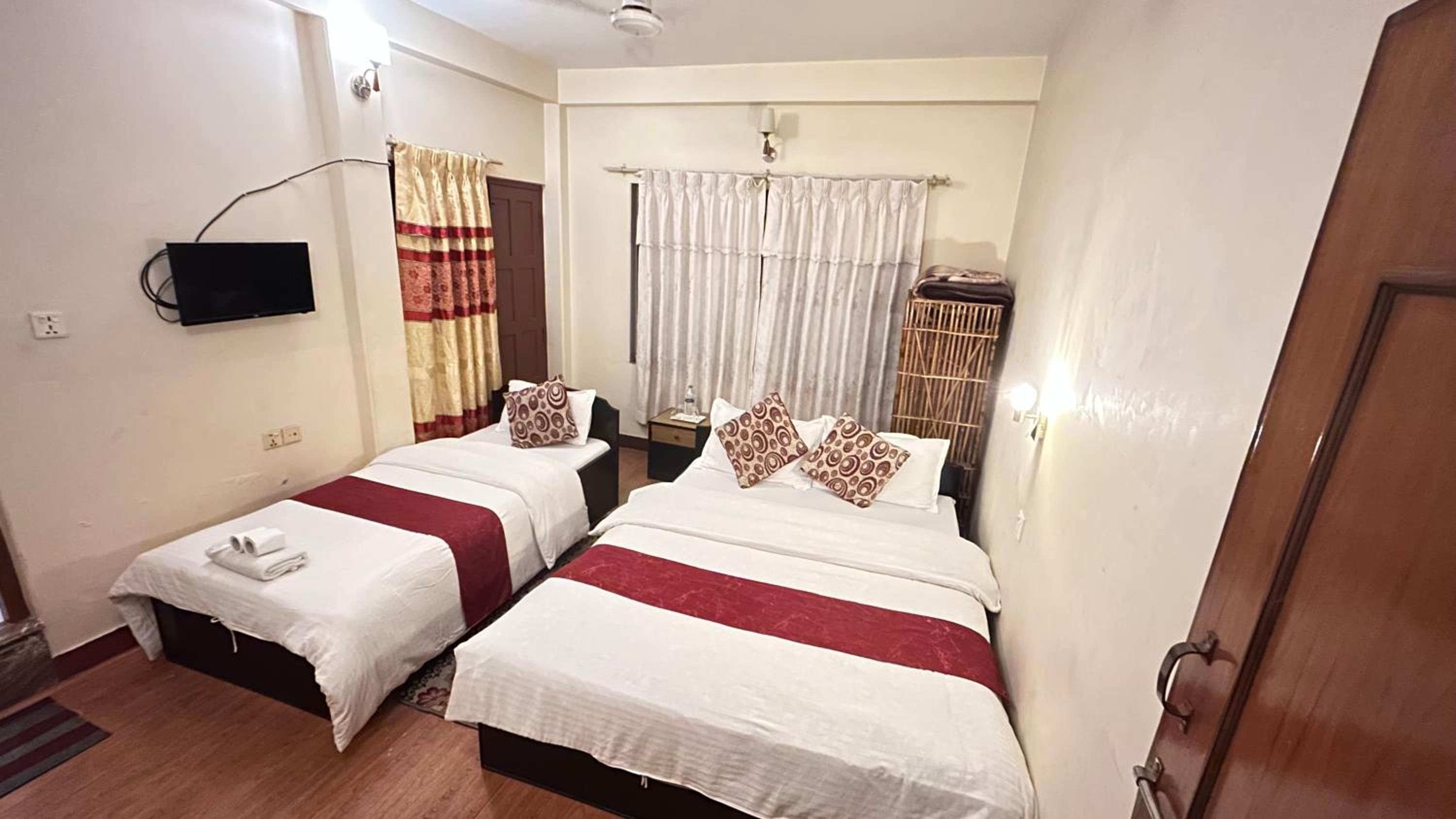Twin Room with Balcony photo 2