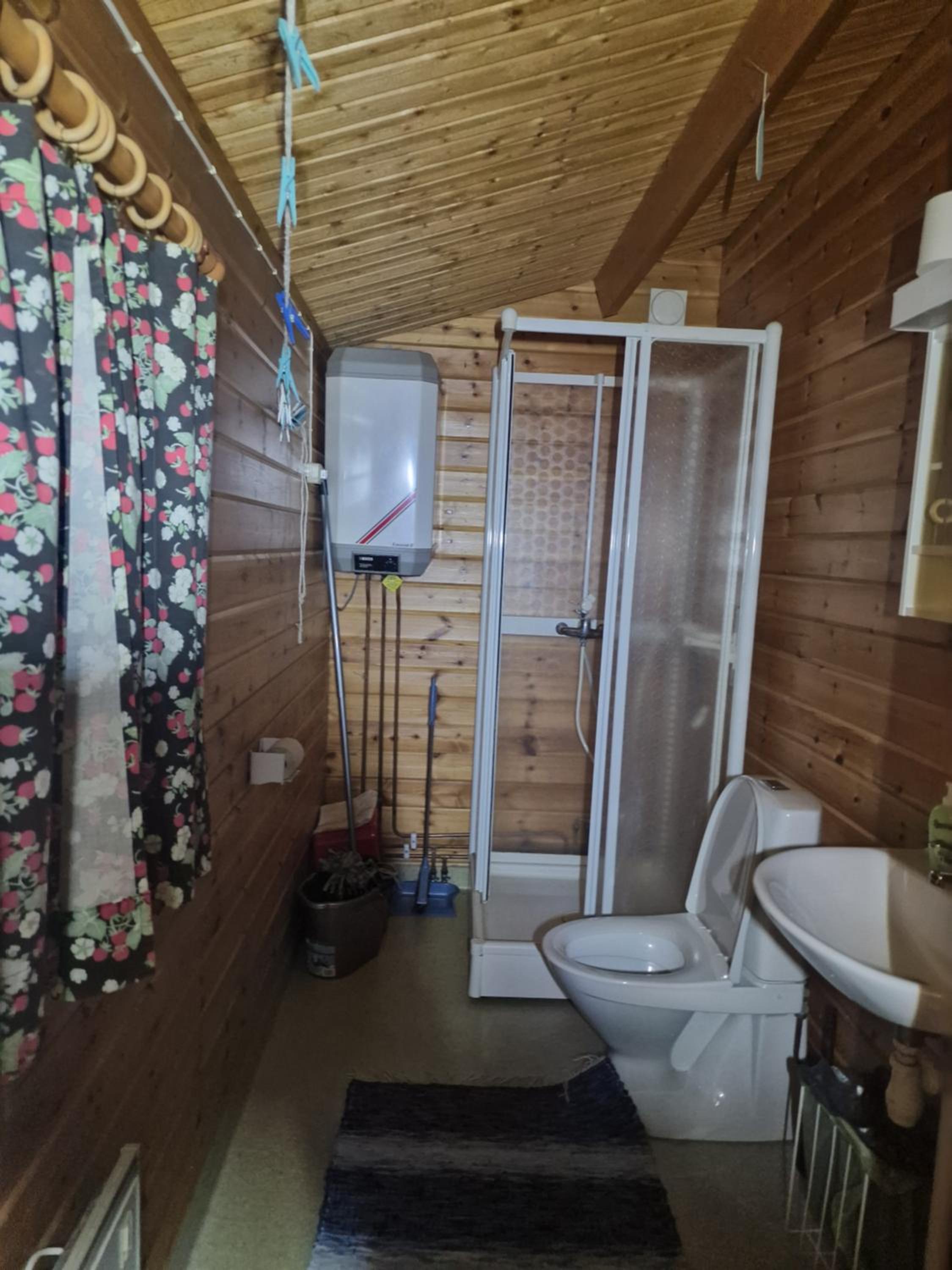 One-Bedroom House photo 2